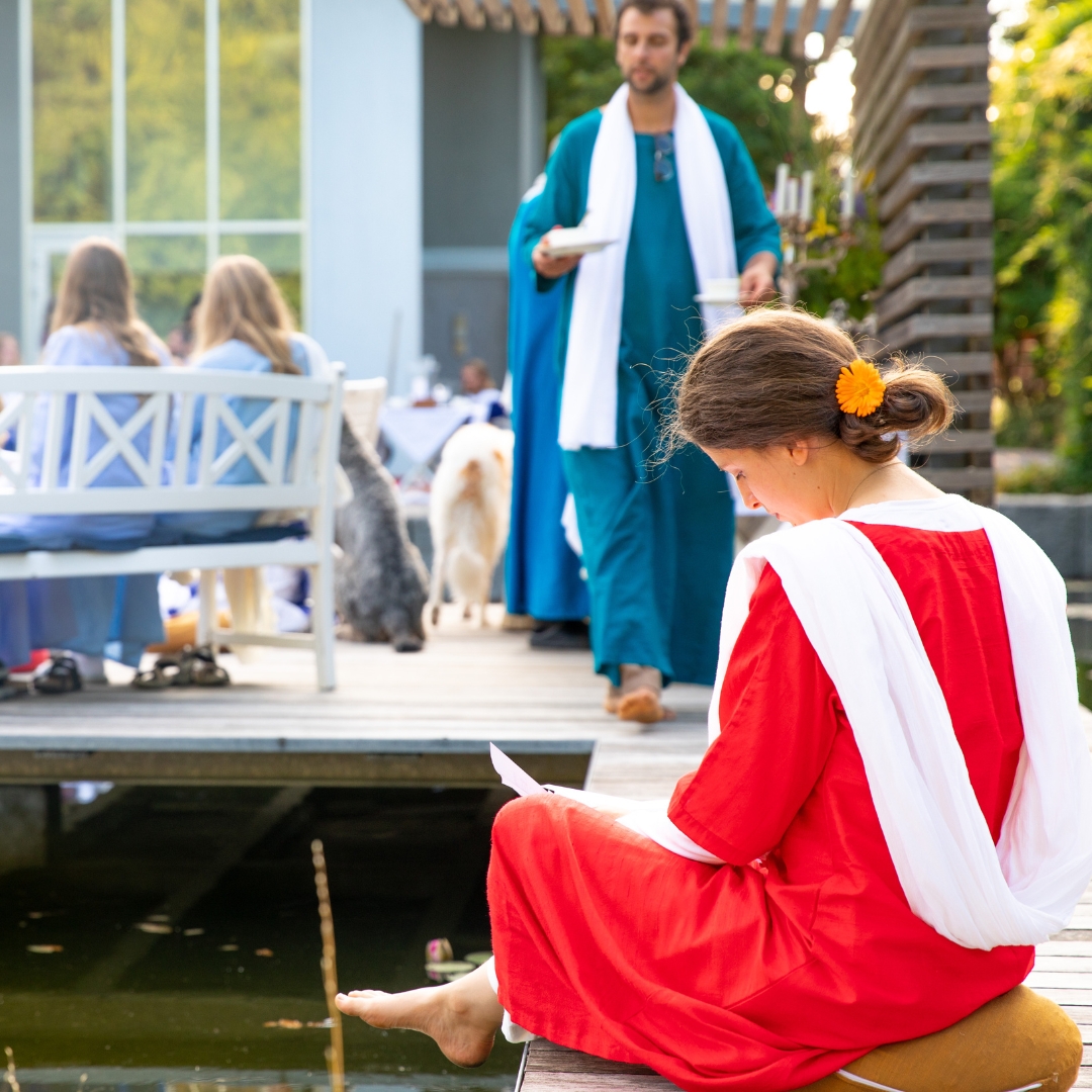 "I want to explore what it means to be a human on this planet. What is my potential? Are my behaviors that of a natural being or are they part of my conditioning? What could life be like? What limits me now from exploring it fully? Divinya has given me the space to dive into these questions and explore them together with fellow seekers and visionaries. A gift that enriches and humbles me in a beautiful way, and also fuels my yearning to fully understand myself and my place in this world."
– Sophia, Ecology & Spirituality volunteer
―――
For more inspiration click the link in our bio
#divinya #volunteering #innergrowth #innerpeace #consciousnessshift #spiritualcommunity #newparadigm