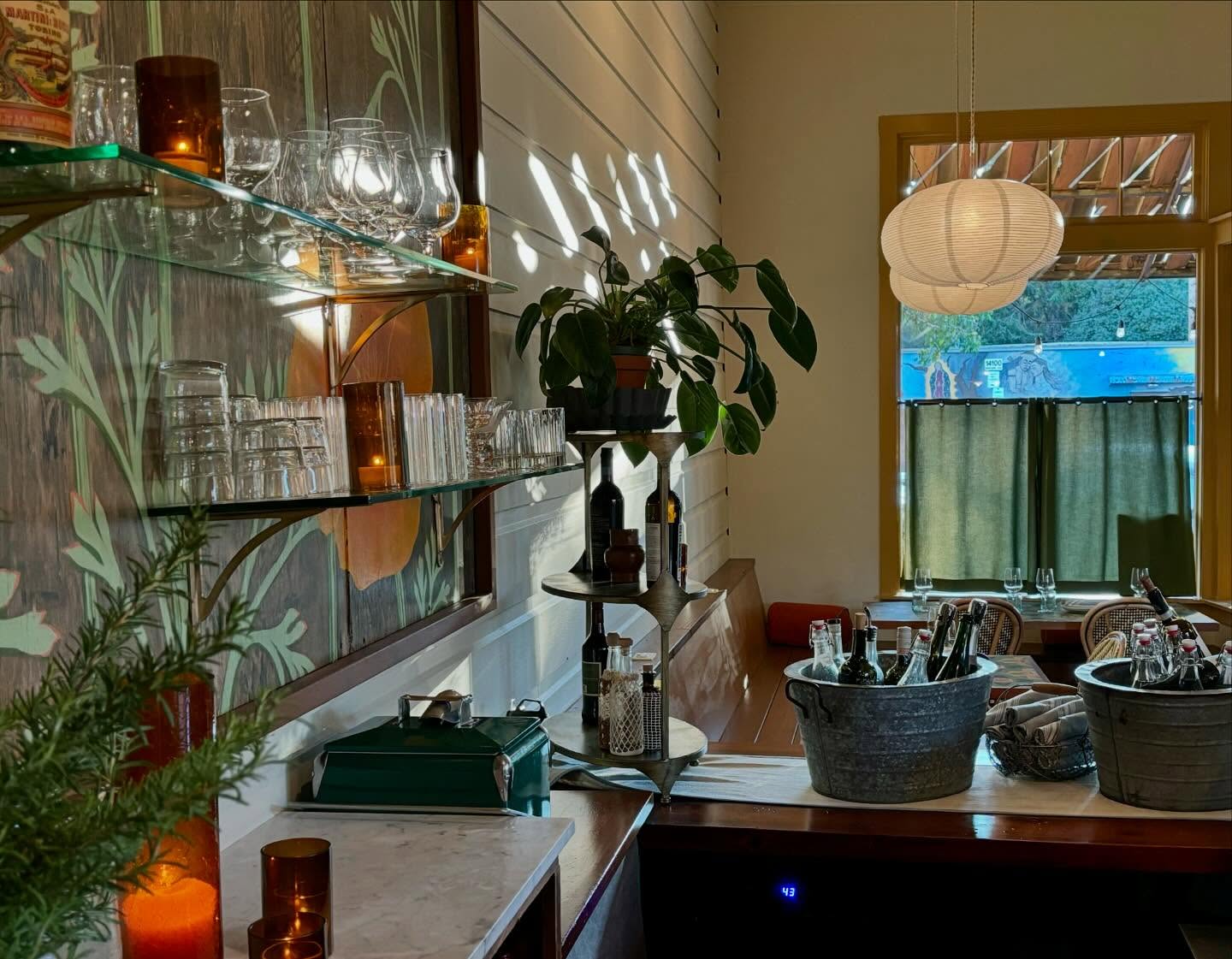 Good news people…
Starting the weekend of October 19th + 20th,
We will be serving lunch from 12-3.
Saturdays AND Sundays!!!
No reservations needed.
Counter service style
#sundaylunch
#woodfirepizza
#mendocinocounty
#andersonvalley
#Boonville
#boonvillehotel
#boonvillehotelandrestaurant