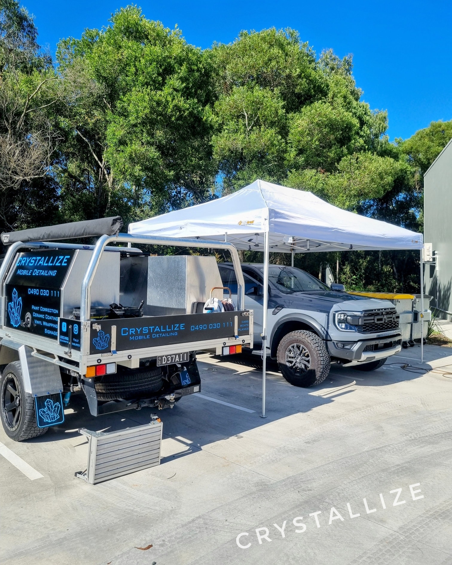 Sometimes the Queensland sun can really beat down ☀️
Keeping the heat off the car during a detail isn't necessary but it does make the job easier.