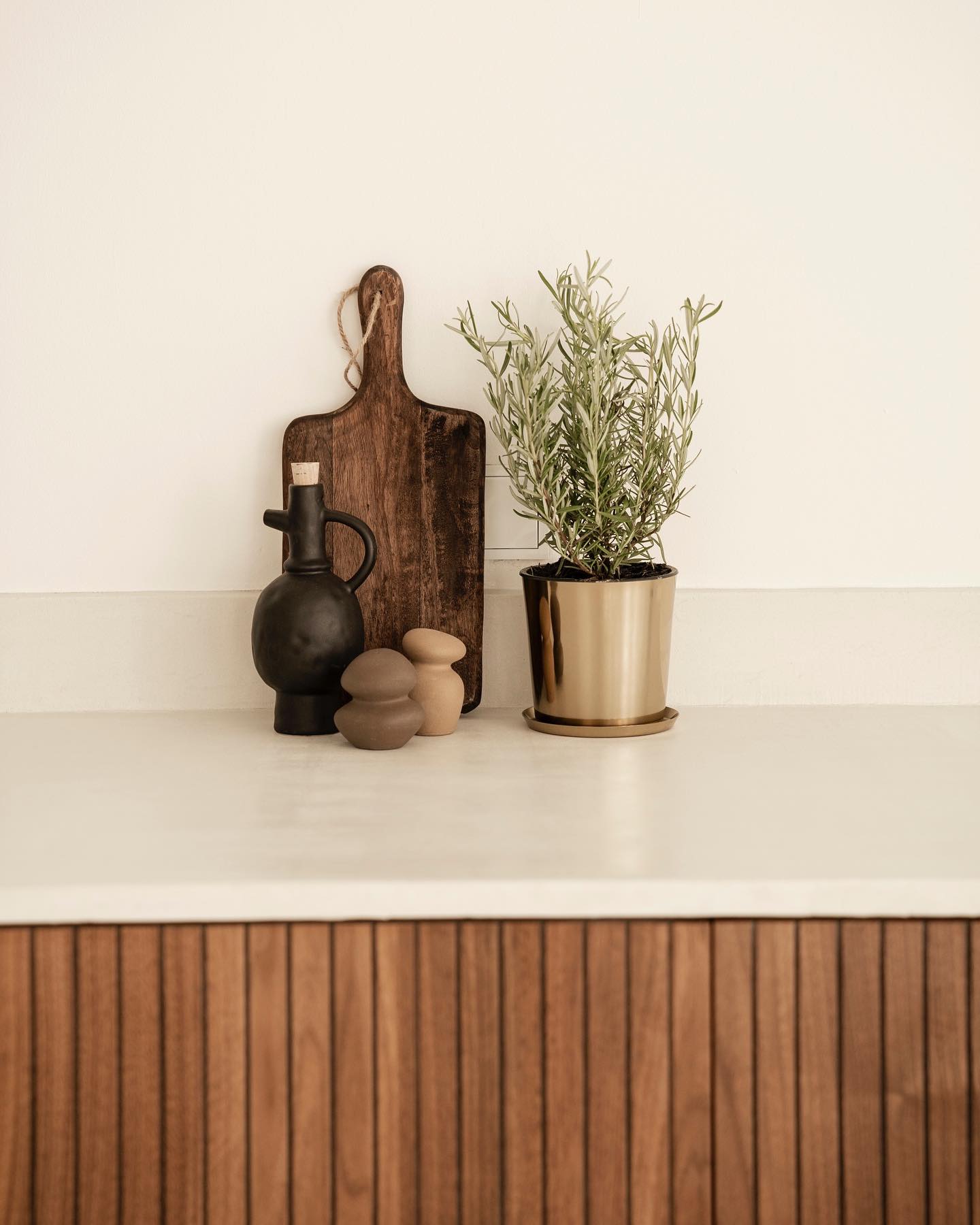 It’s in the details. 🪴
#loungestudioberlin #loungestudio #rentalstudio #studioberlin #photostudio #interiordesign #wood #frøpt #rosemary #rosmarin