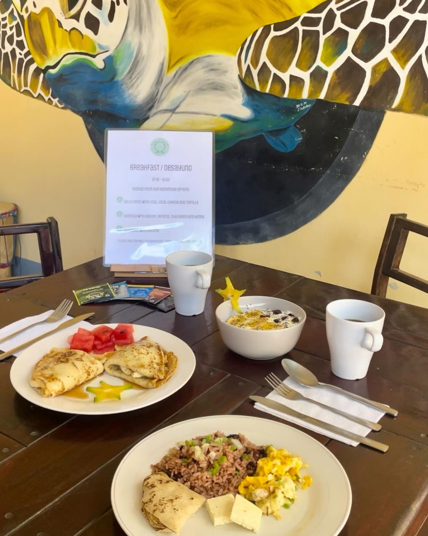 We can’t say for sure whether breakfast is the most important meal of the day. But our delicious breakfast options are definitely the perfect start to the day! 🔥
Choose your breakfast:
Whether typical Gallo Pinto, our popular pancakes, or our yogurt with homemade granola. 🥞🥣🍳🫘
Accompanied by a cup of coffee made from Matagalpa beans or various types of tea. ☕️🍵
We wish you a nice day! 😎☀️
Buen provecho
#breakfast #desayuno #buenprovecho #buenprovecho🍴 #león #nicaragua🇳🇮 #travel #hostel #goodmorning #gallopinto #pancakes #yogurt #joghurtbowl #startyourdayright #niceday #travelnicaragua #tortugabooluda #tortugabooludahostel #granola #homemade #coffeetime #tea #matagalpacoffee #coffeebeans #nicatravel #nicafood