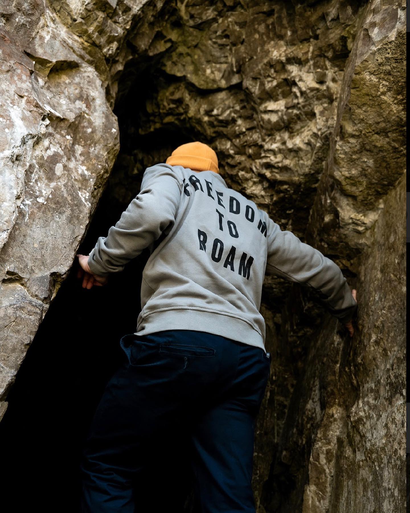 A good sweatshirt is always in season. And we think this one is 👌
#cheddargorge #trailrunners #travelphotographer #trailing #adventurealways #chooseyourownadventure