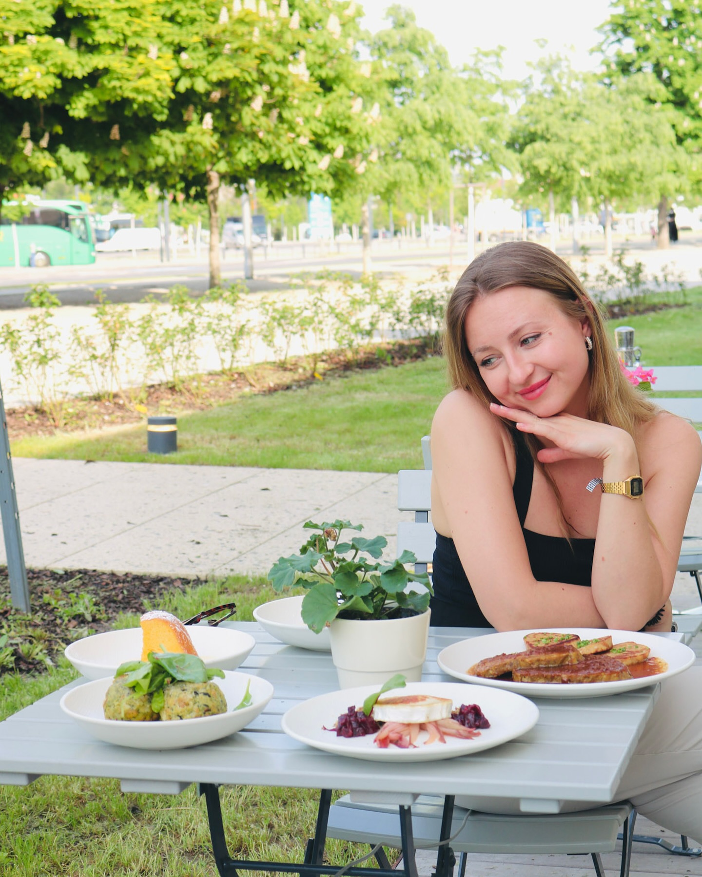 Sundays well spent at Joseph II. ♥️ Your world of indulgence at Schloss Schönbrunn. 🍽️✨
#SchlossSchönbrunn #Vienna #VisitVienna #VisitSchlossSchönbrunn #JosephII #RestaurantWien #GastroNews #ViennaFood #VienneseCusine #WienerKüche#visitAustria #esseninWien
