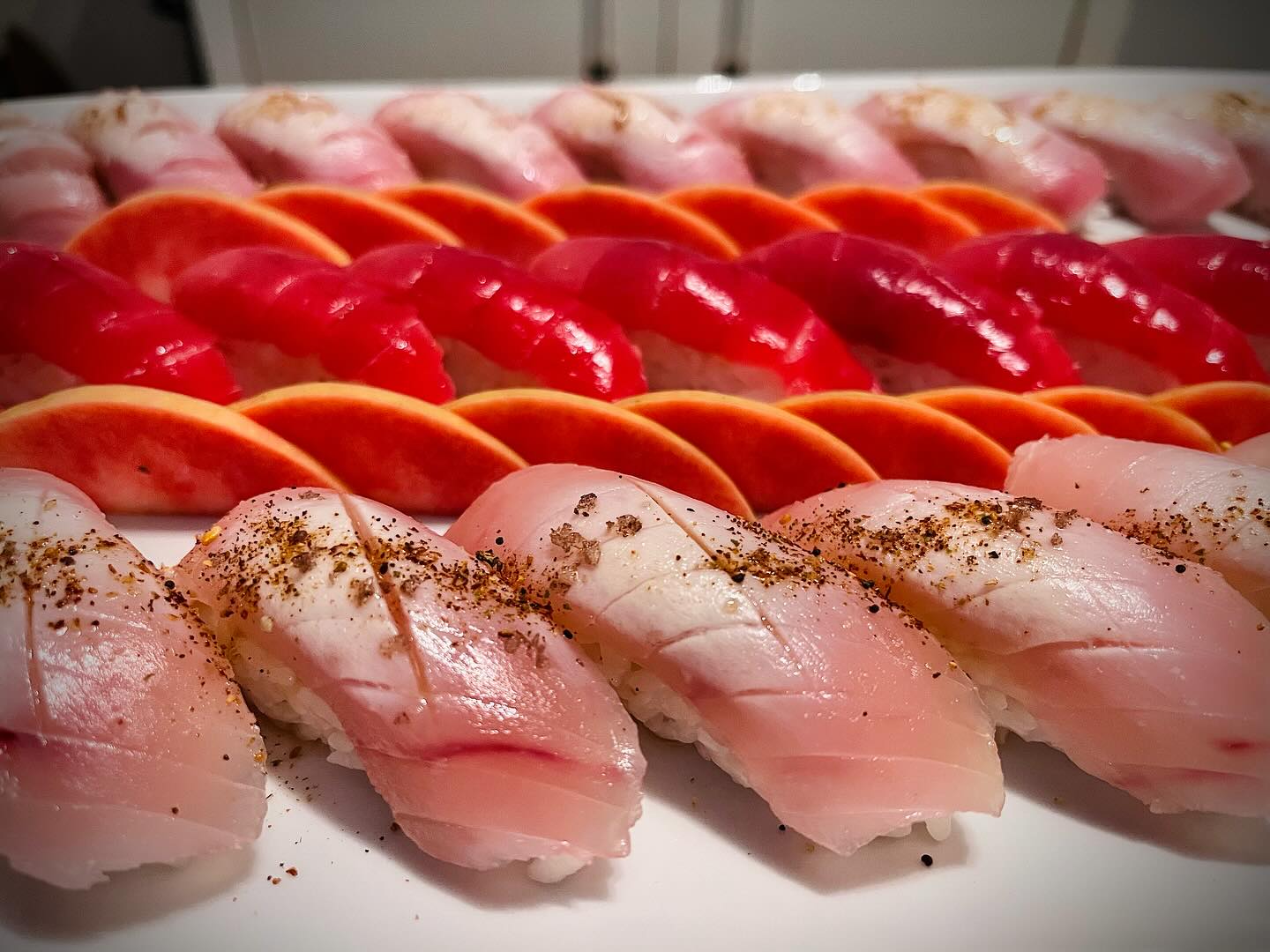 Sushi shinnanagins !!
#sushi
#catering
#sandiego
#nigiri
#edibleart
#raw