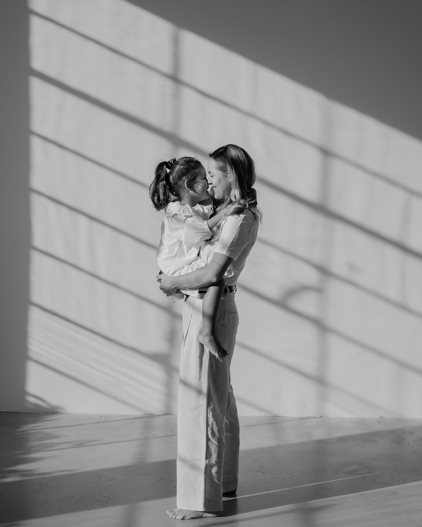 This Tiny & The Muse interview, we get to know Carmen Kleinsman, who intuitively transitioned from a sales career to a career in healing.
We’ll discuss burnout and how it can serve as a meaningful redirection towards a more fulfilling path. Let’s dive into the deep, unknown subconscious with Brainspotting & inner child healing.
Follow the link in our bio to the interview ✨
#brainspotting #innerchildhealing #muses #motherhood #femaleentrepreneurs #thetinymuse