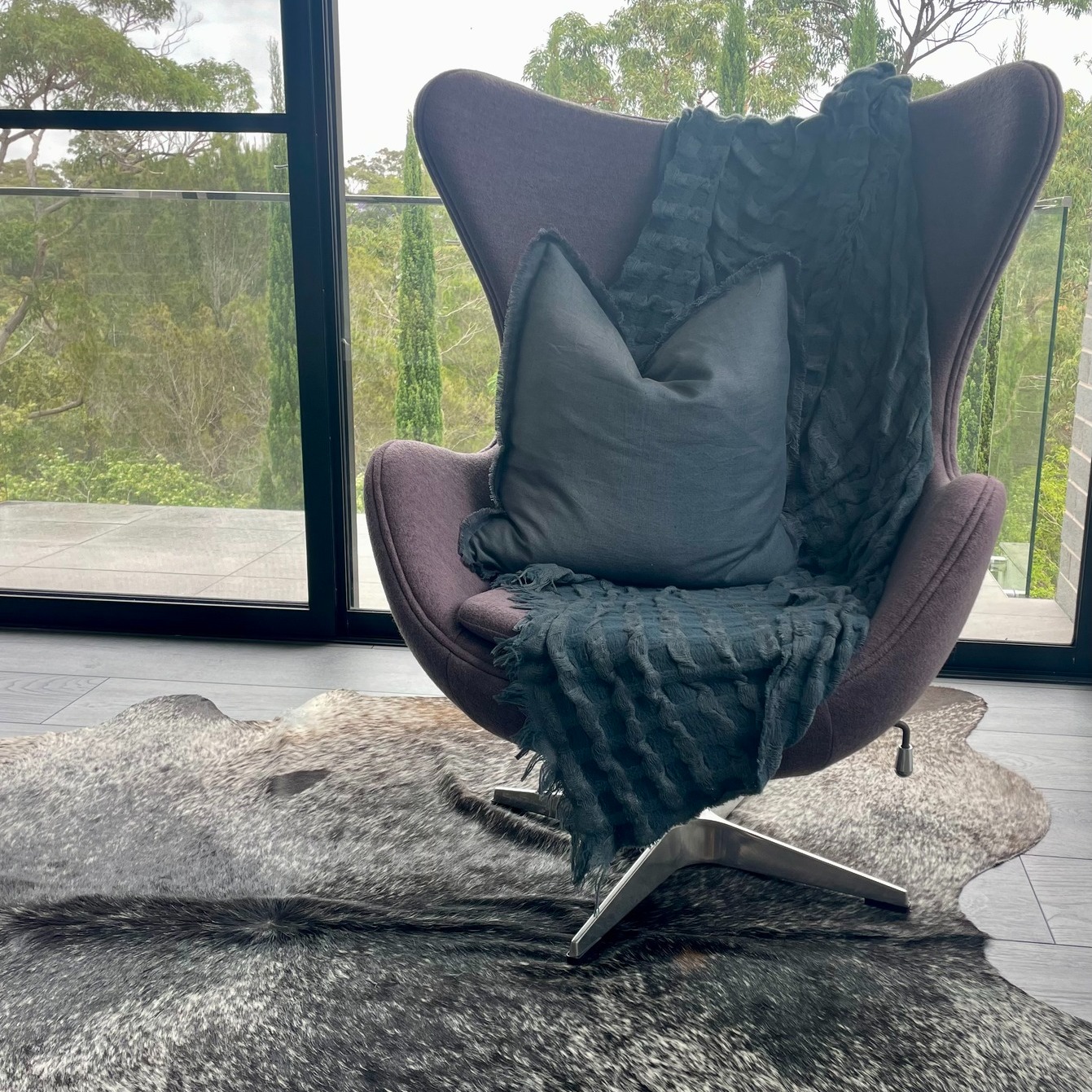 Bedroom furniture mostly serves to be functional, but doing it in a particular style and for comfort can transport you. Get in touch to discover how I can help you achieve your interior design goals! #ditaylorinteriors #interiordesign #homedecor #interiordesigner #decoration #interiorstyling #homesweethome #inspiration #interiordecorating #laundryroom #bathroomremodel #bedroomdesign