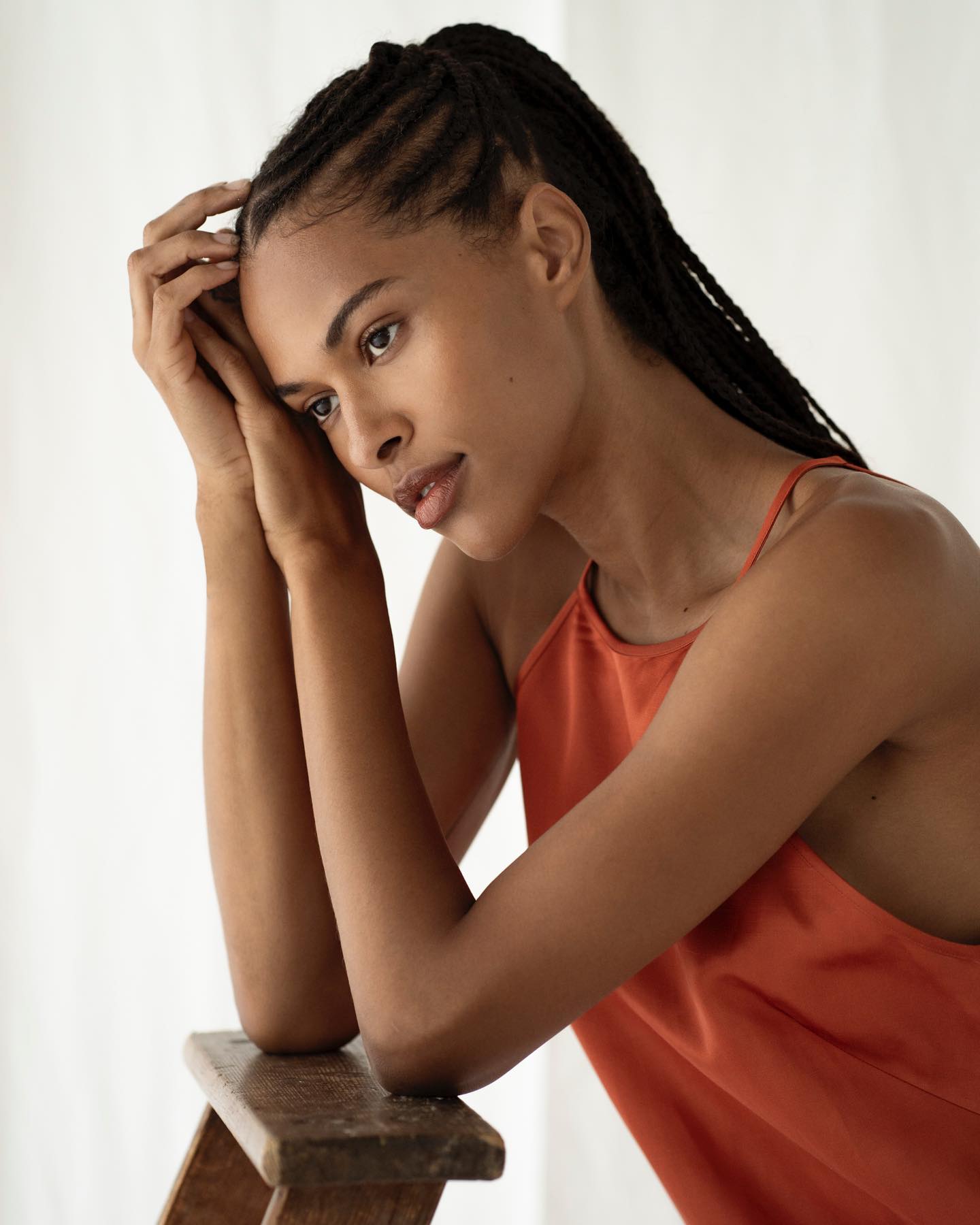 When the softest daylight does all the magic… 🍊
#rentalstudio #loungestudio #berlinstudio #fotostudio #photostudioberlin #berlin #loungestudioberlin #orangedress #beautyphotography