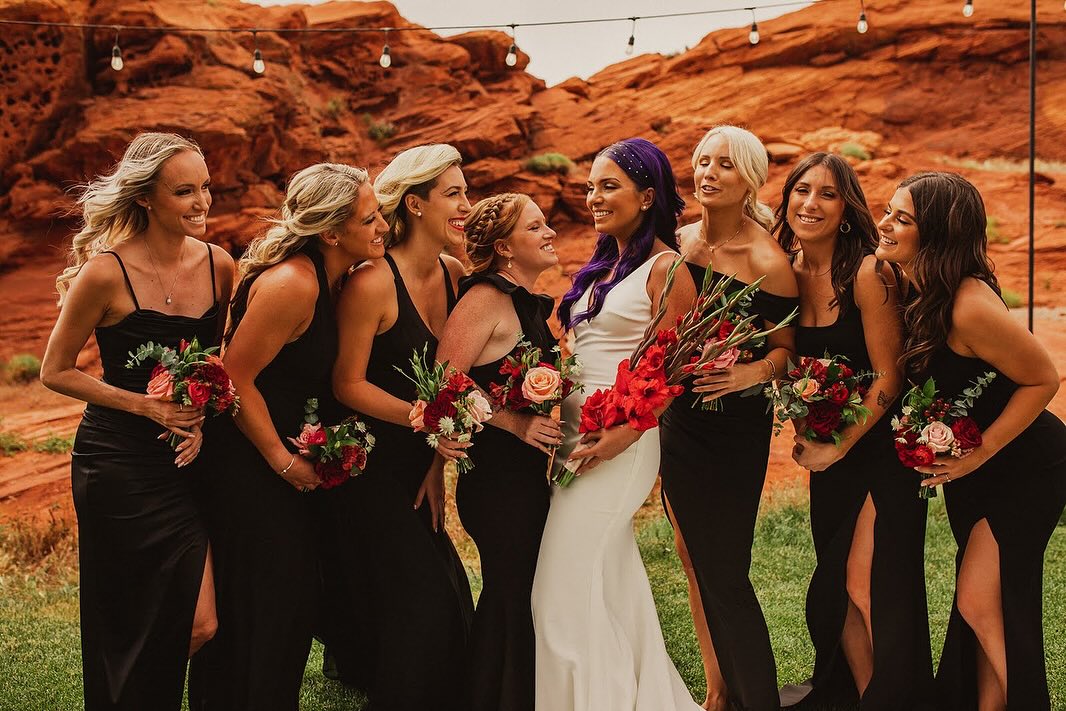 Happy National Bridesmaids Day!
.
.
Photo: @kelseacallister
Hair: @lundhairco
Makeup: @beautybyluvi
Venue: @sandhollowresort
Planning: @poppylaneevents_st.george
Design+Decor+Florals: @poppylaneevents_st.george
.
.
#stgeorgeweddingplanner #poppylaneeventsstgeorge
#southernutahweddingplanner#zionwedding #bridesmaids #utahweddingplanner #redrockswedding