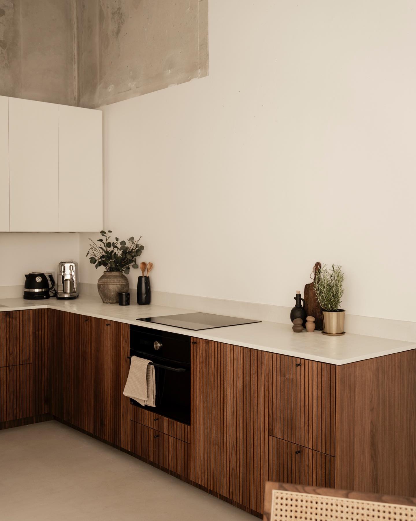 We can’t wait to see what kind of beautiful content and delicious dishes you will produce in our kitchen 😍
#kitchen #studiokitchen #loungestudio #rentalstudio #berlinfotostudio #fotostudioberlin #loungestudioberlin #interiordesign