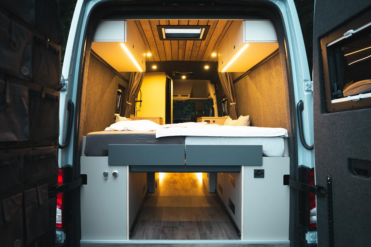 Während der Messe an der OFFA waren viele Besucher über das kleine Bett verwirrt.🫣
Nach der Instruktion über die Bettfunktionen waren dann doch alle ziemlich erstaunt.🤯
In Zusammenarbeit mit Hannes von @sparkingranch ist alles möglich!🤘🏽💪🏽
Auflösung folgt😉🙌🏼