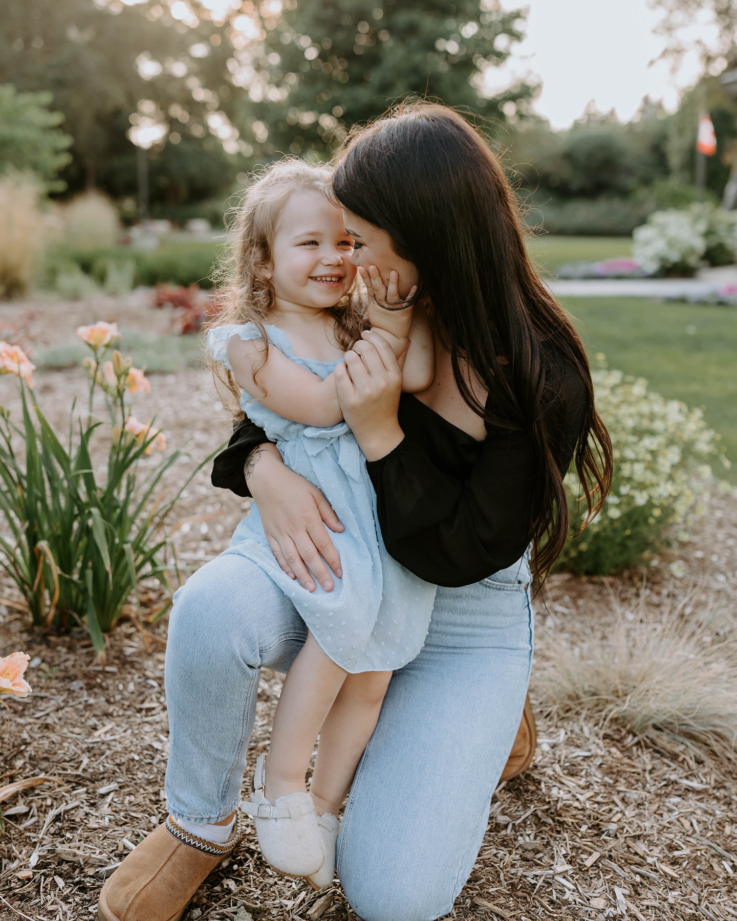 O B S E S S E D with this session 🫶🏼
I can tell you as a mother and as a photographer, sessions don’t always go as you envision. Sometimes I have to think on my feet to get the kids to cooperate. Being in front of the lens… I have bawled leaving a session thinking that it was a disaster when all I want is one good picture of me and my babies. I often see this exact frustration in parents when the littles aren’t cooperating. BUT let me tell you! I PROMISE YOU, our eyes see what your eyes don’t, and those in between moments? Those melt downs, or spicy moments make the most stunning images. 🤍