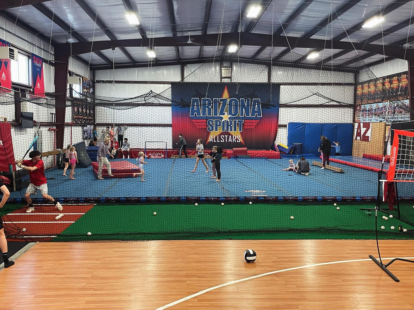 What a fun vibe this week as we host Mingus baseball. Weāve got volleyball classes, gymnastics, and high school baseball in full swing. Love seeing all the new faces in the gym this year.