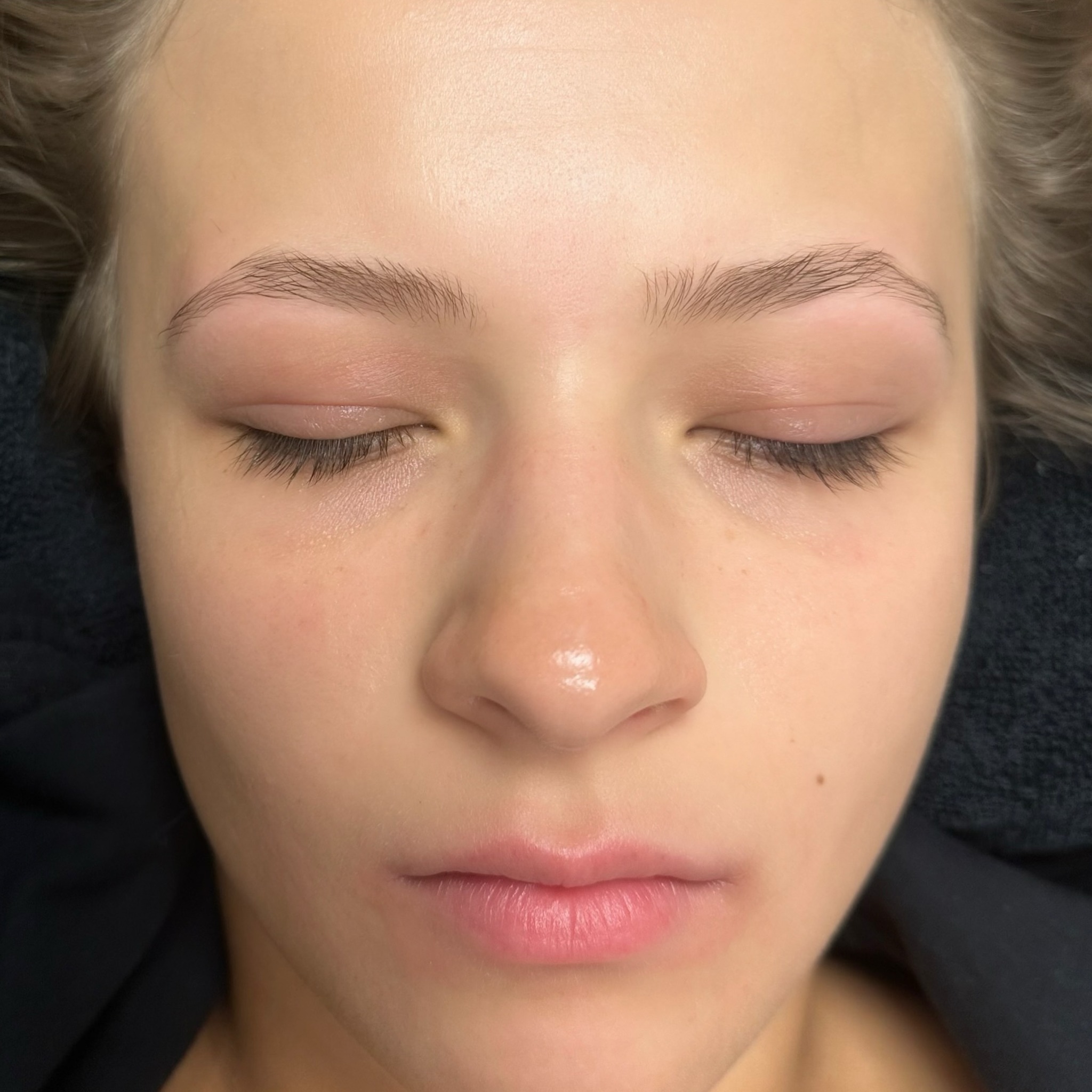 Flawless arches, thanks to @marlenaskincare’s magic touch! ✨ #BrowWax #browgoals