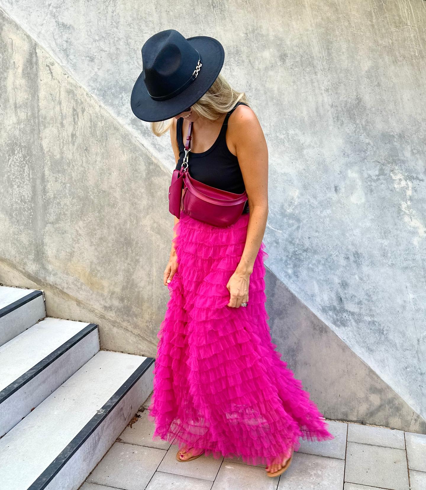 We wish for spring and summertime
📷 @andilebt.photography
#magenta #pinkbag #pink #leatherbag #gürteltasche #funnypack #beltbag #hanmadebag #mitliebegemacht #passion #everydaystyle #springtimevibes #springtime #limetededition #nurfürdich #ökologisch #slowfashionmovement #slowfashion #handwerk