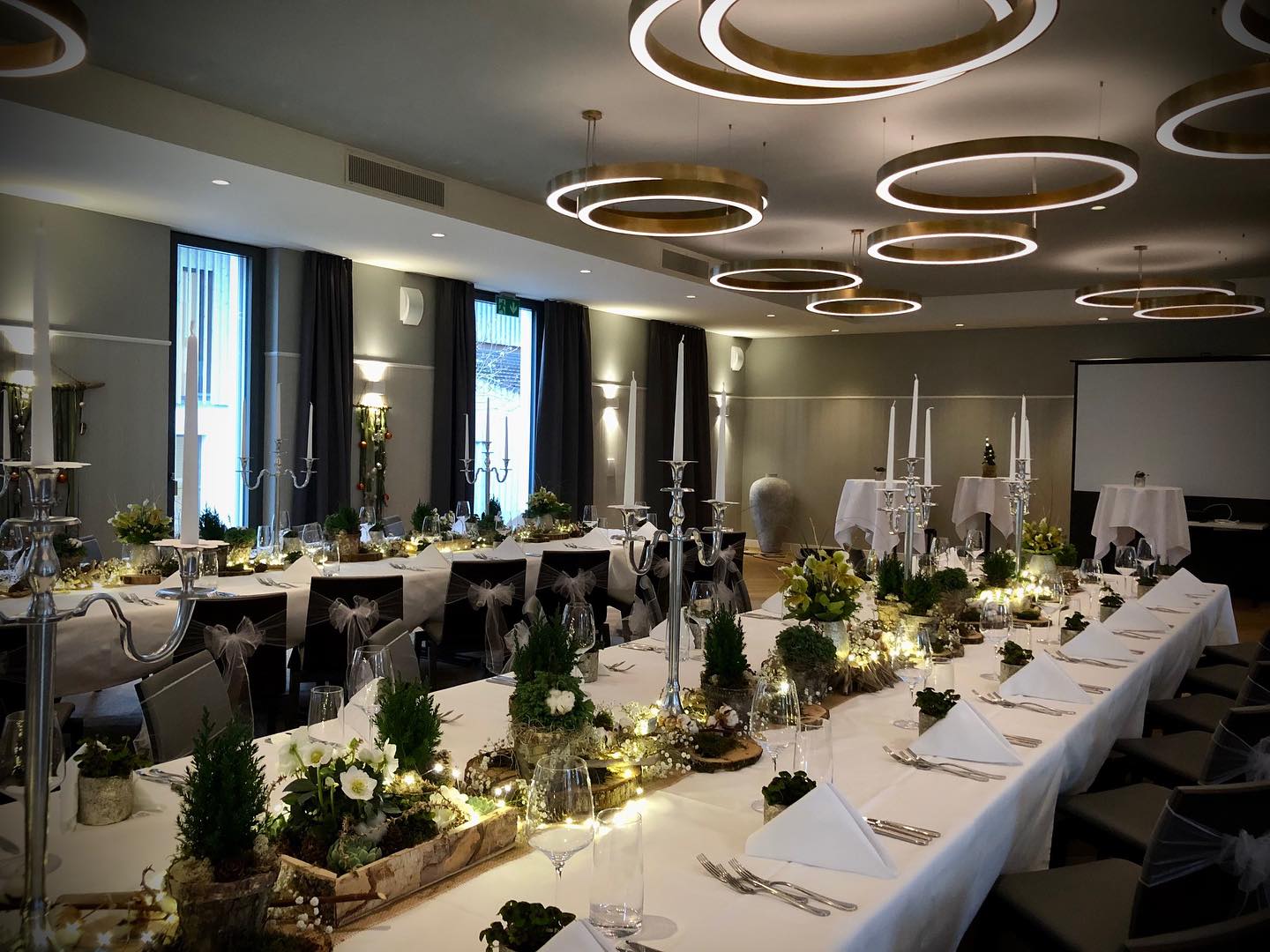 Liebe Gäste und Freunde❣️
Wir wünschen euch allen ein schönes neues Jahres🥂
Wir bedanken uns für eure Treue und freuen uns auf weitere schöne Momente mit euch im 2024
Euer Team Steinhof🍀
@blumenaurora