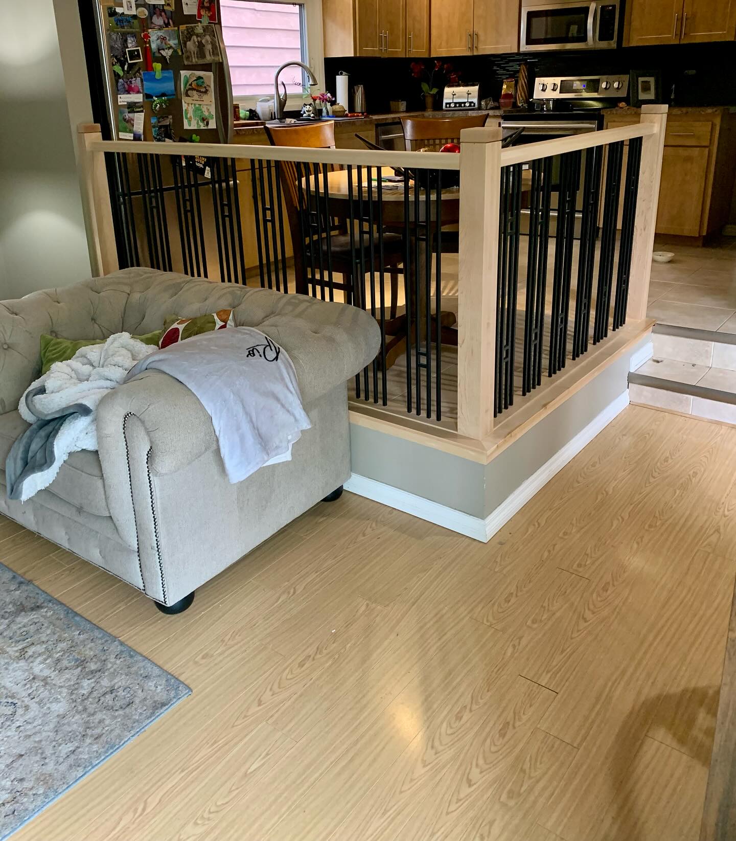 Customers are very happy to get rid of the eye sore of a railing to replace it with this beautiful 😍 maple railing that meshes extremely well with their current decor. We are very happy that we achieved the look our client wanted, and very pleased that we accomplished the install without evidence of a ‘railing renovation’. 🏠🔨💫
Clear coat by: @proworkspaintingregina 🙏
#maplerailing #railingrenovation #regina #yqr #smallbusiness #railingcontractor #interiorrailings #gwrailings