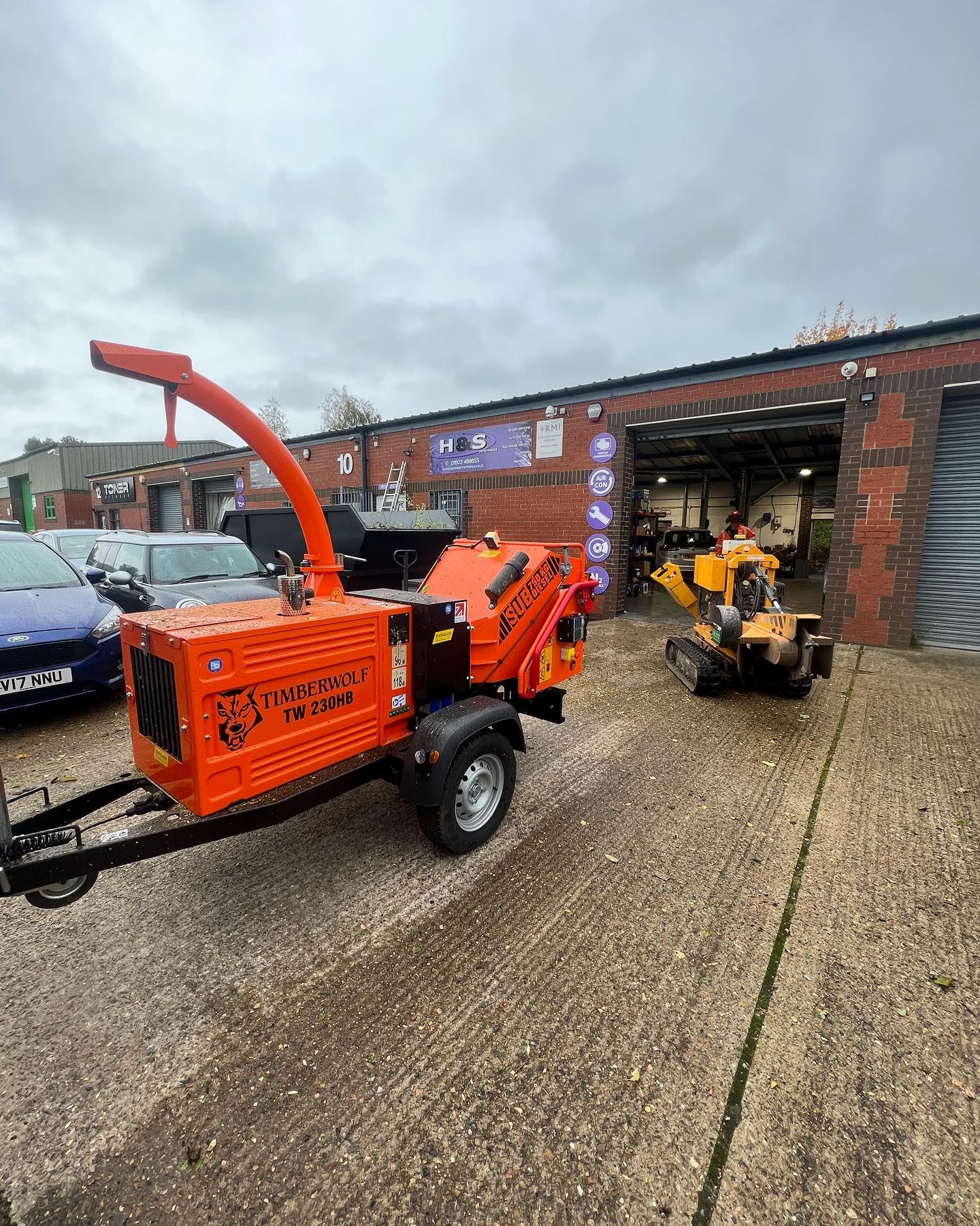 A recently completed site clearance for H and S Performance. The area was cleared so the garage has more useable space. 🚗 🌳 #amgroundmaintenance #norwich #norfolk #norwichbusinesses #norfolkbusiness #edp24 #arb