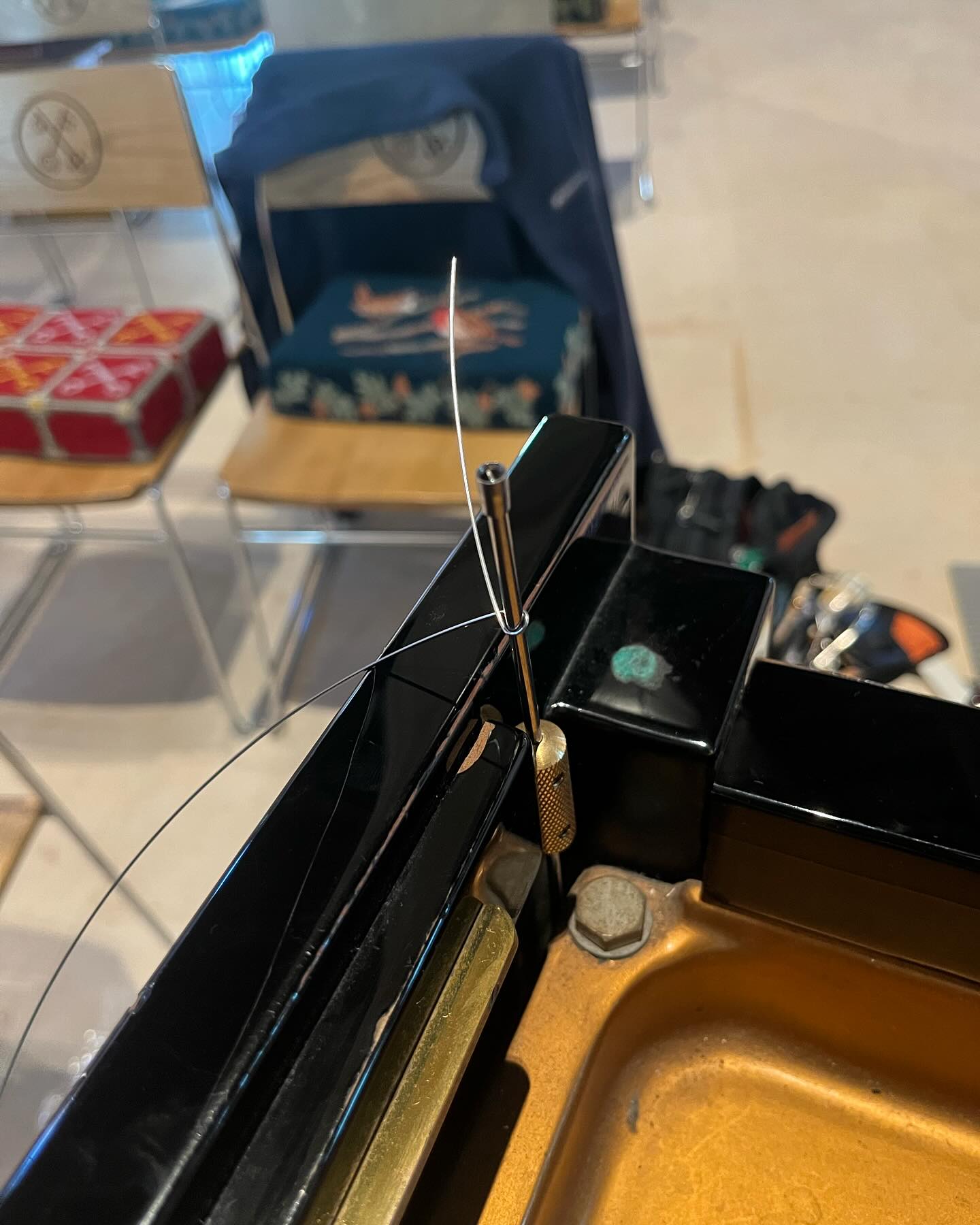 Improvising is something I find myself doing all the time. Im sure thats what a lot of other tuners find aswell! Anyway, Look at this little hack I thought of for making a german eye. Lodge a tool that will fit between the rim and the plate… (in this case, my jack regulater). Bobs your uncle!