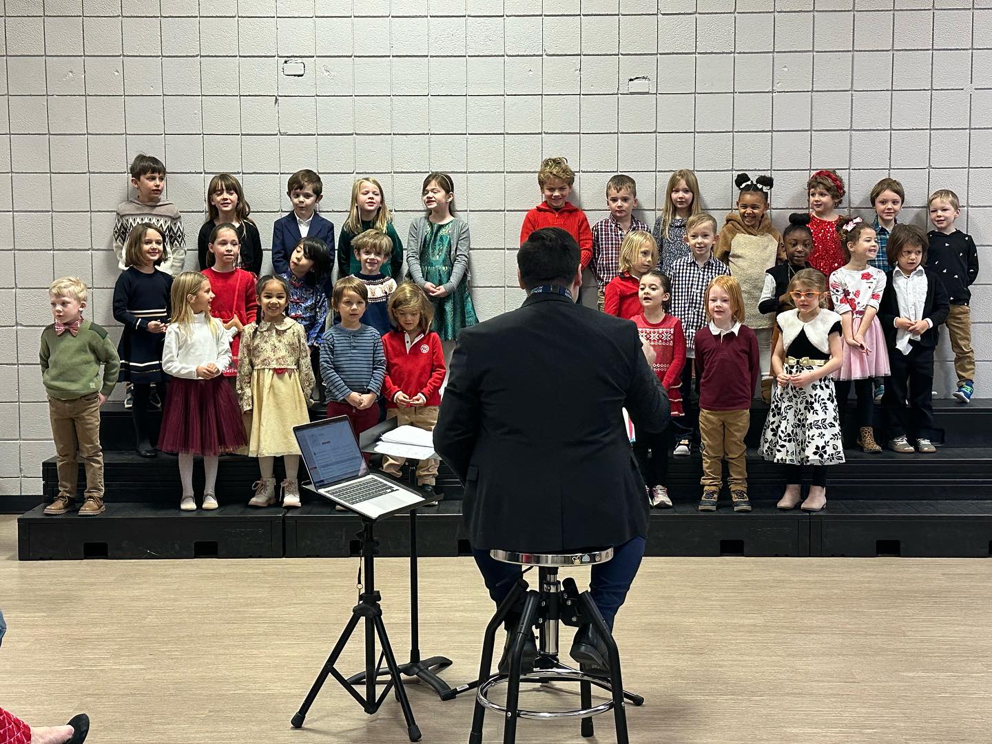 We are so proud of the fantastic music performances that filled the Windsor yesterday! K-5 students put on grade level concerts under the direction of Music Teacher Howard Harmsen. 5th grade band and 6-8th band put on concerts under the direction of Tiffany White. Bravo to all!