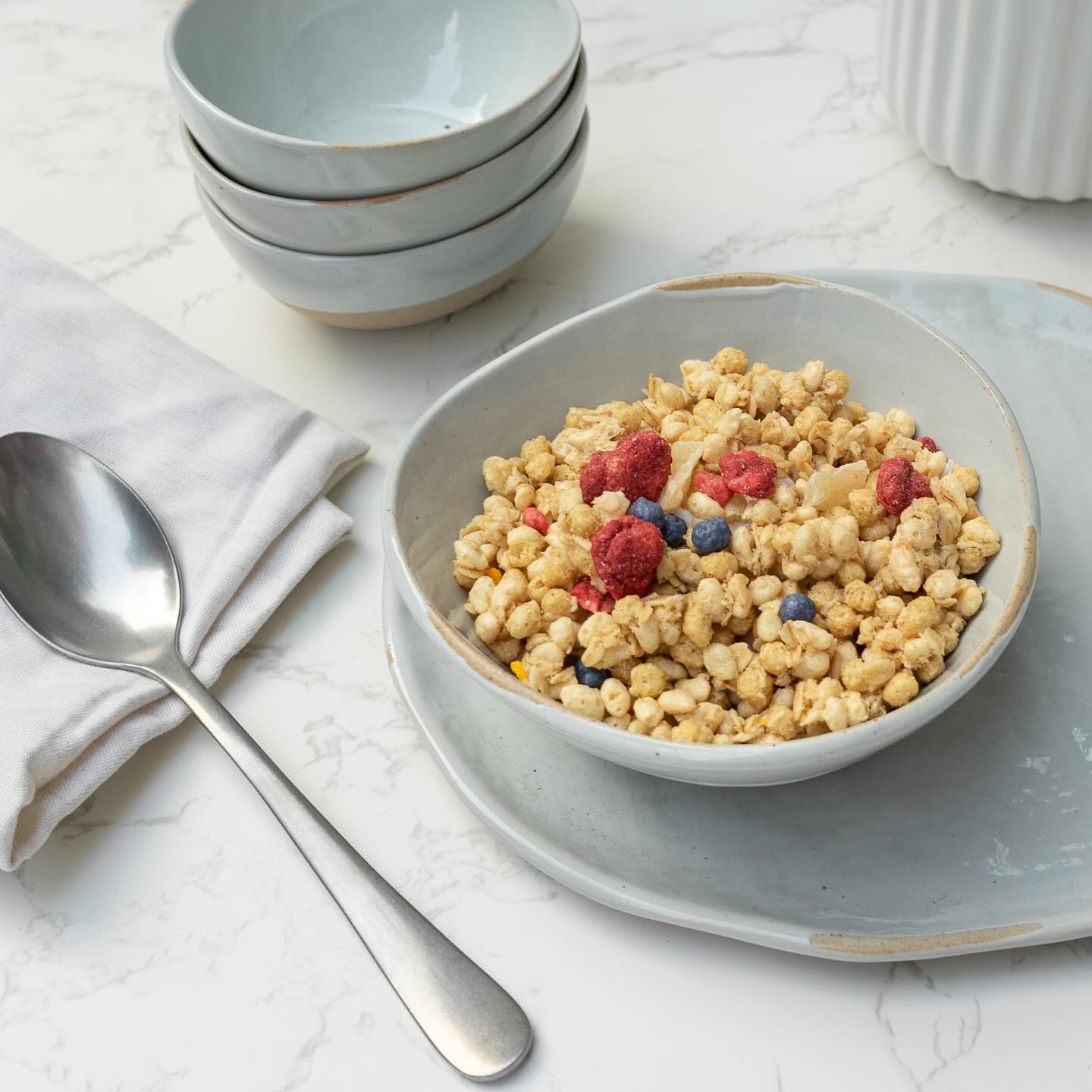 Isn’t cereal and breakfast one and the same?
#craftstone #porcelain #bowl #irregularbowl #ceramics #moderenceramics #handmadetableware #ceramicbowl #pottery #loveceramic #tableware #donbellini #handmade #ceramics #mornings #asymmetricbowl #tablesetting