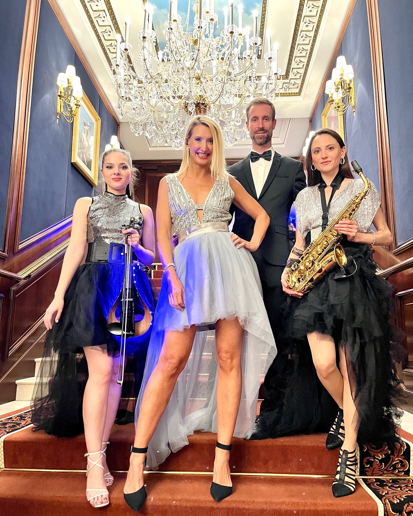 Our DJ Live-Act with sax 🎷, violin 🎻, singer 🎤 and DJ 🎧 for @vowcurrency at the ✨ Vow Up Gala Night 2024 ✨event at the wonderful @icvienna !
Thanks to @sugaroffice_artistagency_shows and @glowcreative_ 🩷
.
.
#SugarSky #VowUpEndgame #DJLiveAct #Sax #saxophone #violin #vocals #singer #dj #Event #Liveband #Showact #Music #Entertainment #CorporateEvent #Band #Vienna #Austria #Wien #Partyband #evententertainment #Artistagency #quartet