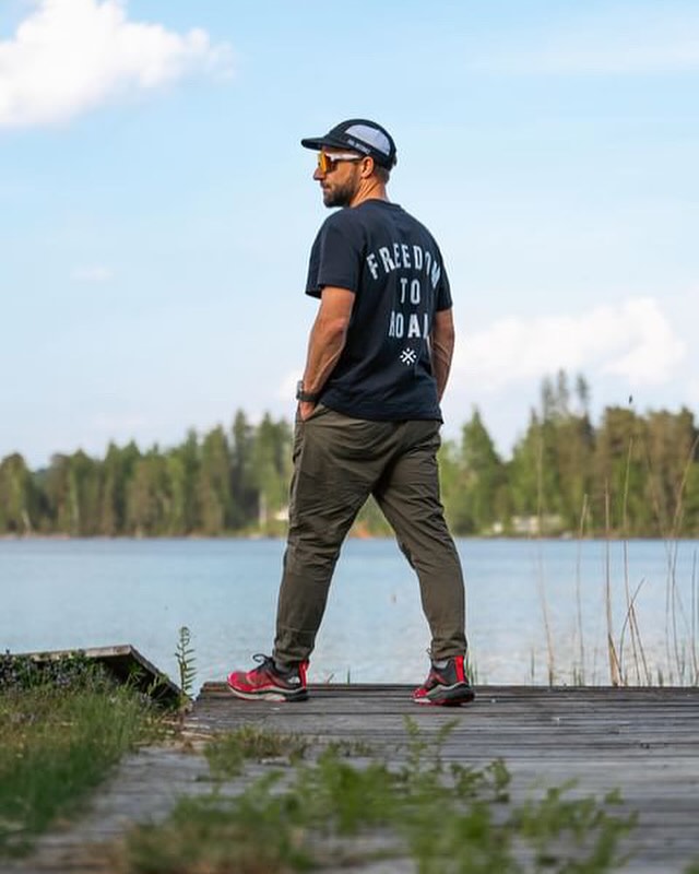 How free are we to explore? Our Freedom to Roam T-shirt is a statement, a reminder that we only get one go around on this planet. It’s also a call to action that many parts of the uk and the world are currently not accessible and should be. Nature is for everyone
Photo taken by @stonevisualsuk in Finland
Model @rich.trails
#freedomtoroam #finland #allianceofadventurers #trailrunner #trailrunning #trailrunfinland #freetoroam #overlander #overland #trailrunningbrands