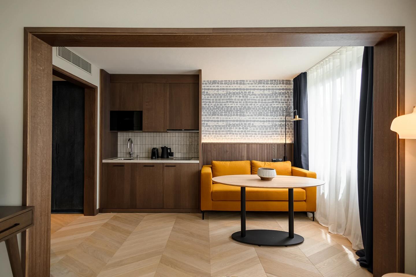 At The Yarn Hotel, our Suites offer a generous 37 square meters of luxury and comfort.
Each Suite is elegantly designed with all the essential amenities and thoughtful extras to make your stay special.
Features:
Private Kitchenette: Equipped with modern appliances and utensils for your convenience.
Bedroom: Perfect for a family of up to 3 people, with options for stunning lake or city views.
Dining area: Great for a quick afternoon lunch or dinner in your room.
We are committed to ensuring your stay in our Suite is exceptional, comfortable, and truly enjoyable.
#theyarnhotel #swisstravel #lakeview
#designhotelzurich #switzerland