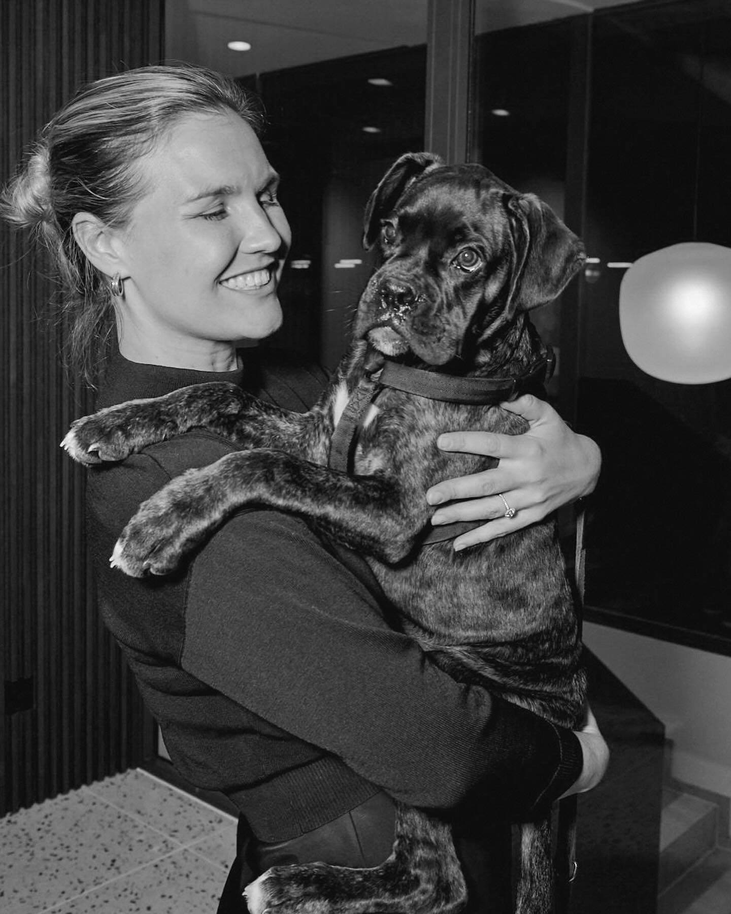 Hi there 👋🏻
I’m Nicole, one of the founders of The Yarn, along with our sidekick Kobe.
Here at The Yarn, our main goal is to make your vacation, business trip, morning coffee, brunch and lunch super relaxing and fulfilling. A feeling of being at home here with your Yarn family and to return every time you pass through Horgen.
We love dogs, so feel free to bring yours along! They’re always welcome here.
Come by, and say Hi!
With love,
Nicole & Kobe
🤍