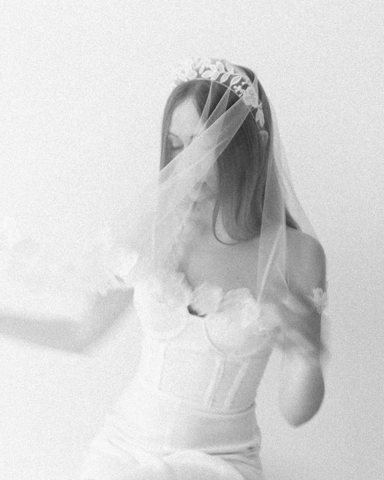 Feel the mood #modernbride