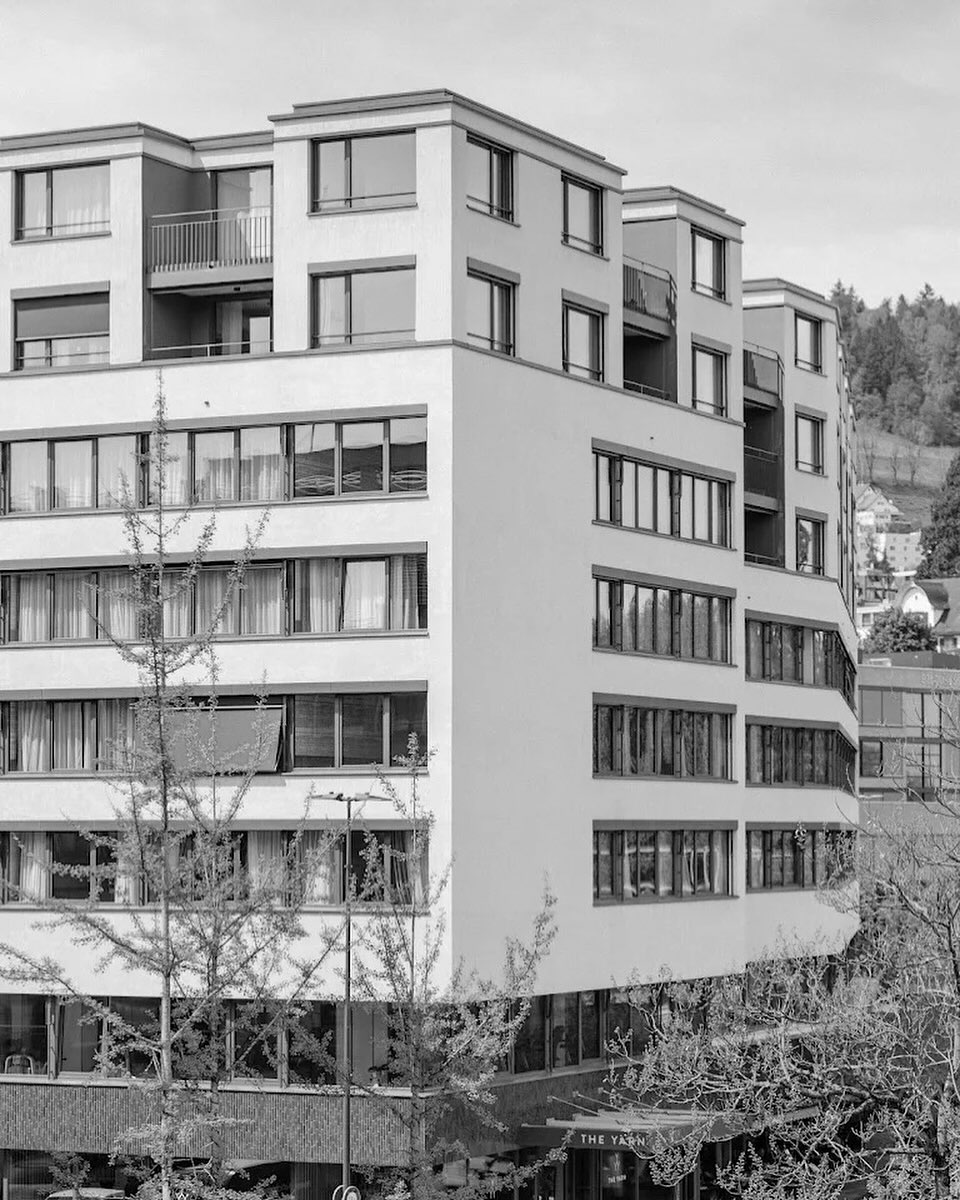 Here are some top tips on exploring Horgen and Zurich from The Yarn Hotel 🤗
Located in the picturesque town of Horgen, we offer both tranquillity and adventure.
Enjoy a variety of local experiences 👇🏻
Lindt Chocolate Factory:
Indulge in world-famous chocolates! Being only 7km’s away- grab a Yarn E-bike or a direct train and you will be there in no time.
Local Badi:
Order a lunch picnic basket from our Reception, and enjoy a sunny afternoon at one of our local Badi’s to soak up the sun.
Scenic E-bike rides:
For a more adventurous experience, rent an E-bike from us here at the Hotel. They are perfect for exploring the entire lakeside until Bürkliplatz in Zurich or even to going uphill towards the forest for a more nature-filled day.
Outdoor Activities:
Hike, bike or run? We’ve got you covered. There are at least 8 great trails in the Horgen area.
Boat ride:
Hop on-hop off rides along the lake is a great way to explore and relax! Explore the area and get dropped off on multiple stations along the Zurich lake, or simply just take the scenic route directly to Bürkliplatz in Zurich! 📷
#theyarnhotel #swisstravel #lakeview
#designhotelzurich #switzerland