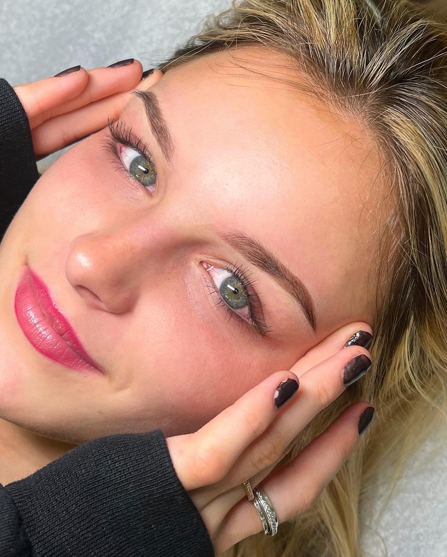 Happy New Year! We are starting the new year with bomb brows 🎉
Service : Henna Brows & Brow Sculpt!
Book your appointment today ♡
#hennabrows #henna #ombrebrows #browsculpt #browsnj #njbrows #loveyourlookbeautystudio