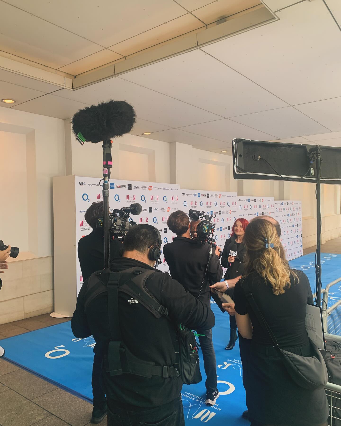 Todayās fun - working with Nordoff & Robbins music therapy charity to support them on their major fundraising and awards gig - the o2 Silver Clefs. Today I helped to run the red carpet - well, blue actually! Meeting the legend that is Chaka Khan amongst other musical talent, such as Cat Burns and Jacob Collier. Lots of fun, despite the rain!
#clientwork #events #slebs