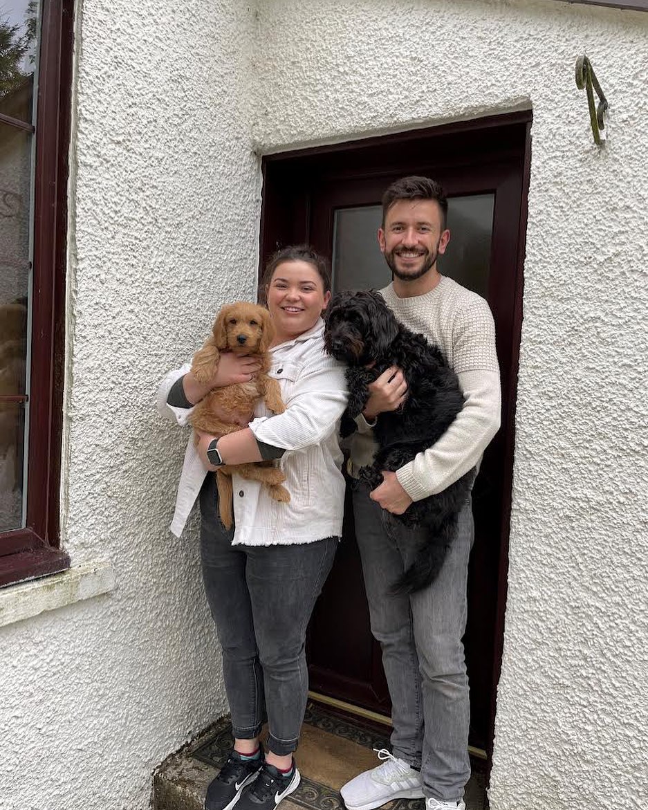 Love this picture of Jess and James moving into their new home accompanied by Brora and Barney 😀 #thinqviser #independentfinancialadviser #scottishdentistry