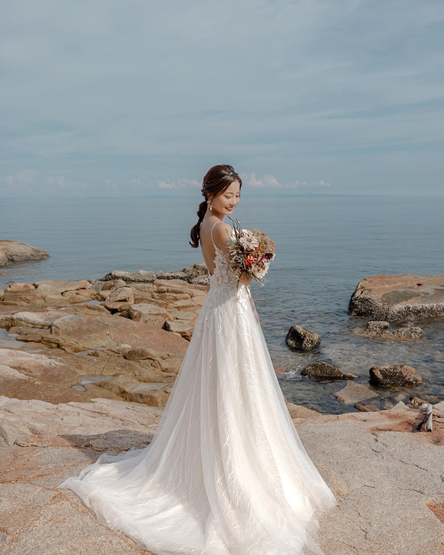 ✤
Real bride
素敵なお写真を頂きました𓍯
thank you for choosing 𓆸
dress / @annasposagroup_official
accessory
@sweetribbon11
photo
@francesca.photostudio
#weddingdress #importdress #weddingphotography #sustainability #ethical #ethicalwedding #インポートドレス #海外ドレス #サスティナブル #レンタルドレス #ドレス選び #エシカルウェディング #岡山花嫁 #広島花嫁 #香川花嫁 #関西花嫁 #岡山プレ花嫁 #広島プレ花嫁 #四国花嫁 #プレ花嫁さんと繋がりたい #結婚準備 #プレ花嫁準備 #岡山前撮り #広島前撮り #香川前撮り #神戸前撮り