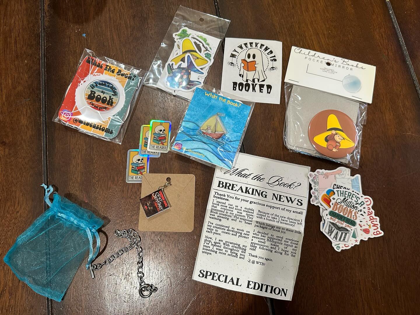 What an amazing surprise to get in the mail 💙 I truly love and appreciate the connections I've made in the bookish world. Thank you so much of thinking of me and Im excited watch your new direction take hold 💙💙😍