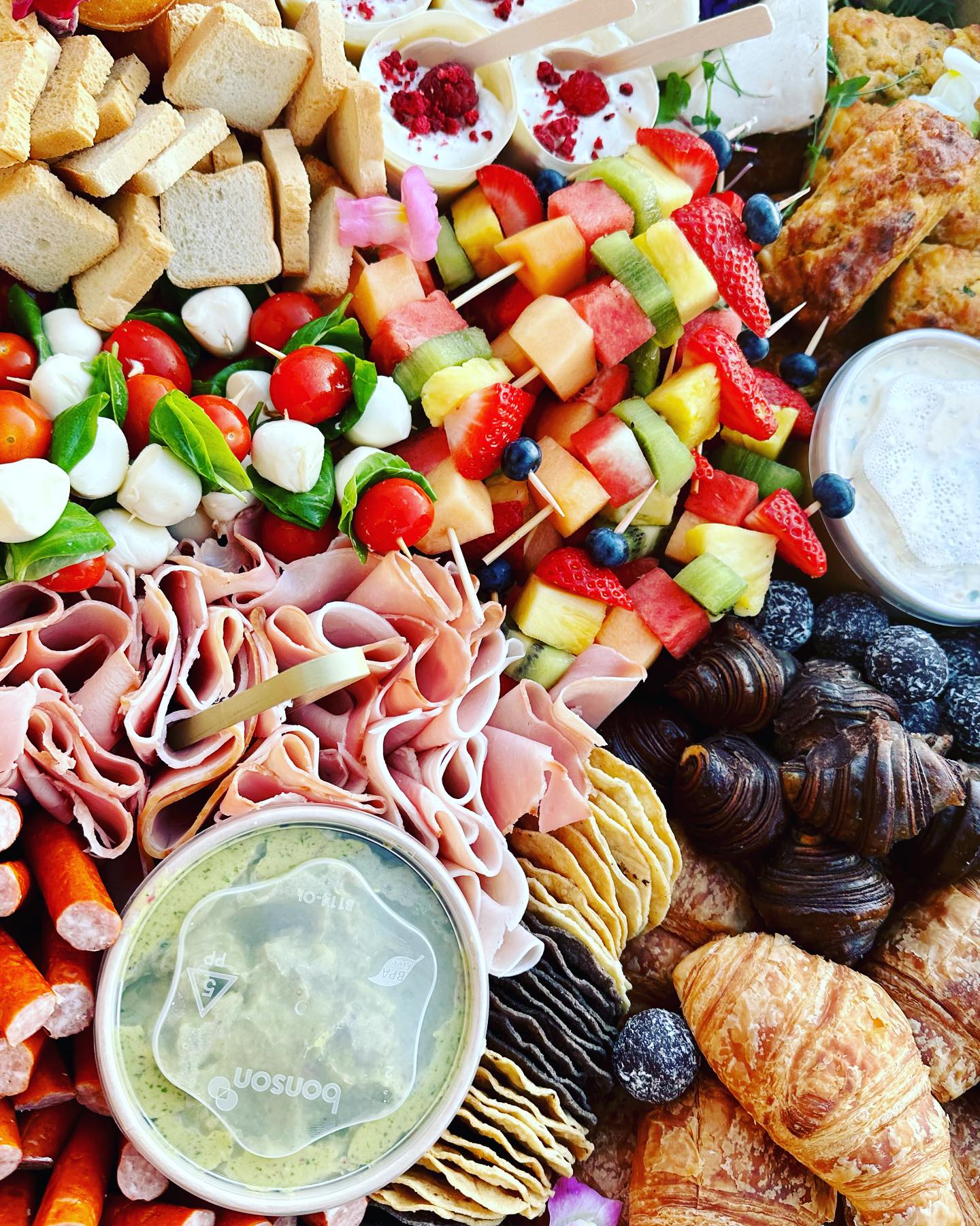 Ready for the long weekend?
Order a Platter a box for 4, 10 or 20 people on our website theplattercollective.com
Follow the link in our bio for more info #grazingplatter #charcuterieboard #antipastoplatter #nzsalmon #labourweekend