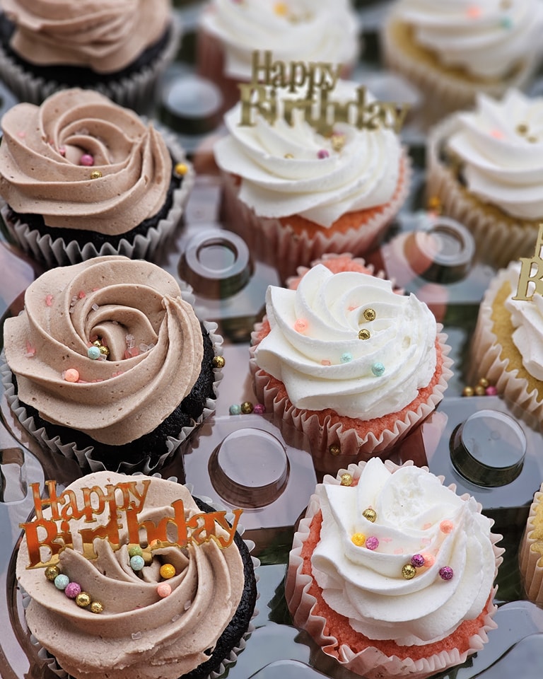 🎉 IT’S HERE: The Sweetest Giveaway in Columbus! 🎉
Enter to win one of these amazing treats: A dozen cupcakes or a cookie Sampler Box!
Here’s how to enter:
1️⃣ Follow @serenessweetspot on Instagram or Facebook
2️⃣ Like this post
3️⃣ Tag your sweetest friends (1 tag = 1 entry)
BONUS: Share to your story and tag us for an extra entry!
Giveaway ends Saturday 11/30.
Winner will be announced on 12/1!!!
Sweet luck to everyone!!!
#cbuslife #cbusgram #cbusfoodscene #cbusmom #614 #614moms #614foodscene #614 #614eats #614foodbloggers #614blogger #614life #cbuseats #cbusfoodie