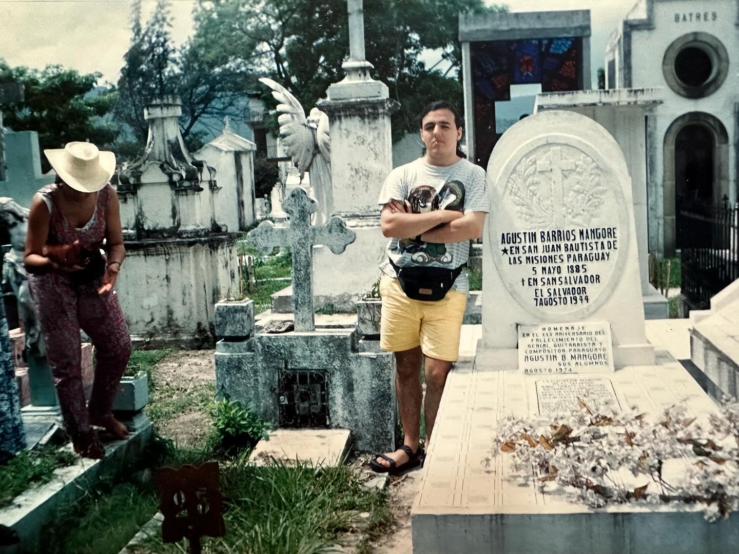 Back in July of 1995 I visited Agustín Barrios’ tomb while on tour with the UCR Guitar Orchestra.
#mangoré
