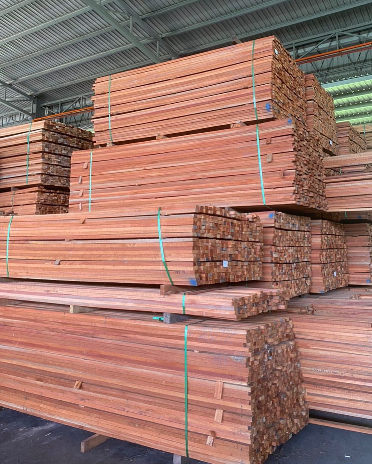 Meranti Bukit 1x2 (A/B) 8ft up! 🪵
Kayu Meranti Bukit premium – kuat, tahan lama, dan sesuai untuk projek anda!
Call to order! 03-60382799 www.lnbwood.com
•
•
#KayuBerkualiti #BahanProjek #malaysiawood #wood #meranti #merbau #lnbwood #mersawa