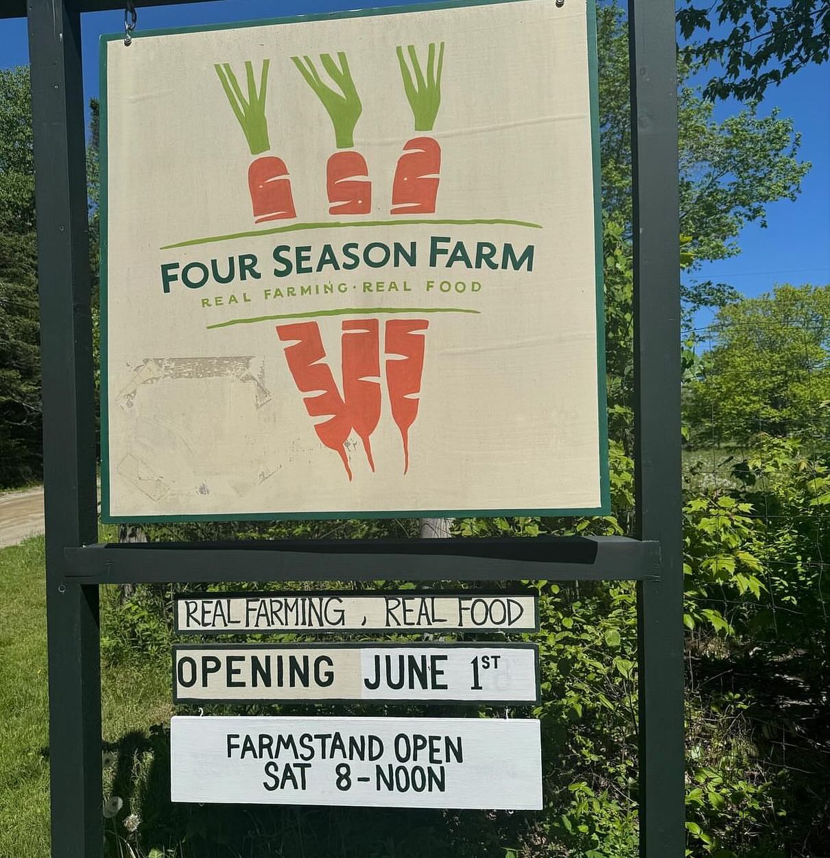 🌱2025 FARM STAND OPEN 8AM-12PM ON SATURDAYS🌱
🌻RUN BY FARM LESSEES MOLLY & CALEB OF @littleredflowertruck 🌻
🦋FOR MORE DETAILS, VISIT @fourseasonfarmstand 🦋