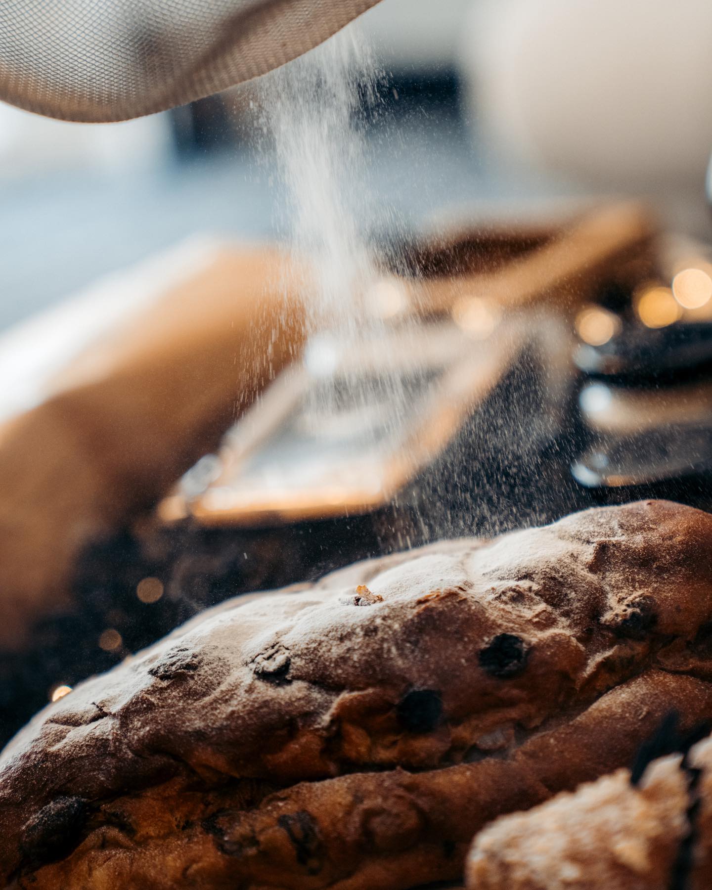 KERSTSTOLLEN! We hebben ze! Klein of groot, met en zonder jullie logo! ππ€©
#geenkerstzonderstol #lekkerlekker #kerststol #ambacht