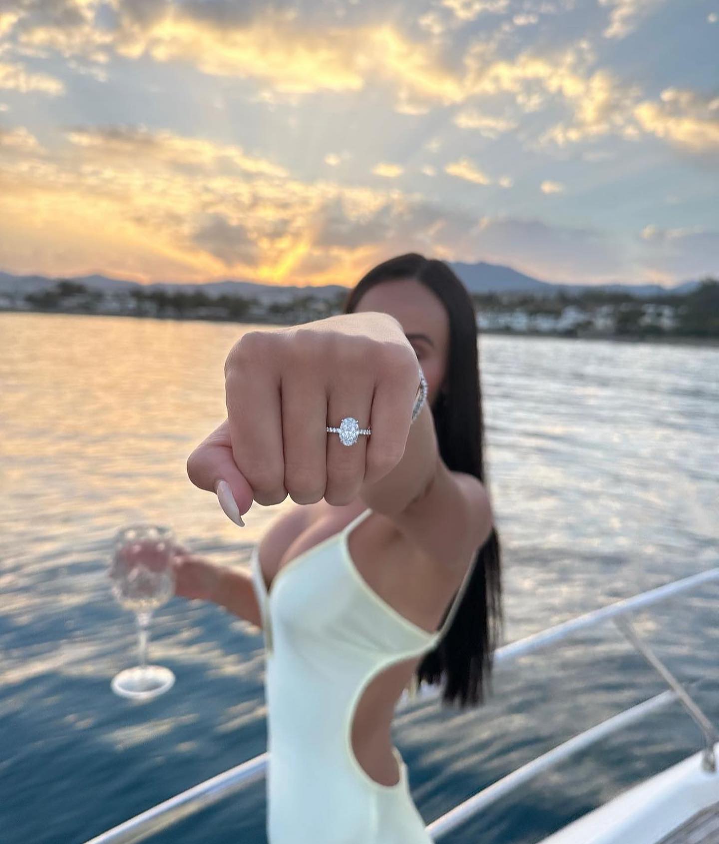 And she said...yes! 💍
Organize your wedding proposal with us, we take care of all the details to make it an unforgettable day 🤍.
Yacht model • Prestige 50
📞 Call us or send a message on +34 669 106 060 - +34 675 193 444
📨 Info@puertobanuschartermonty.com
ℹ️Puertobanuschartermonty.com