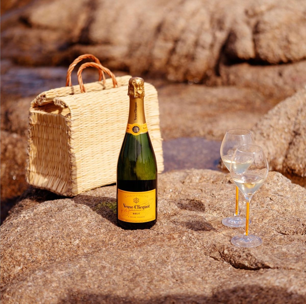 Summer in the sea means @veuveclicquot so we are happy to announce this special GIFT!
Ask yours bottle for free only adding the word #MontymeansClicquot in your reservation, available in all of our Yachts🧡☀️🍾