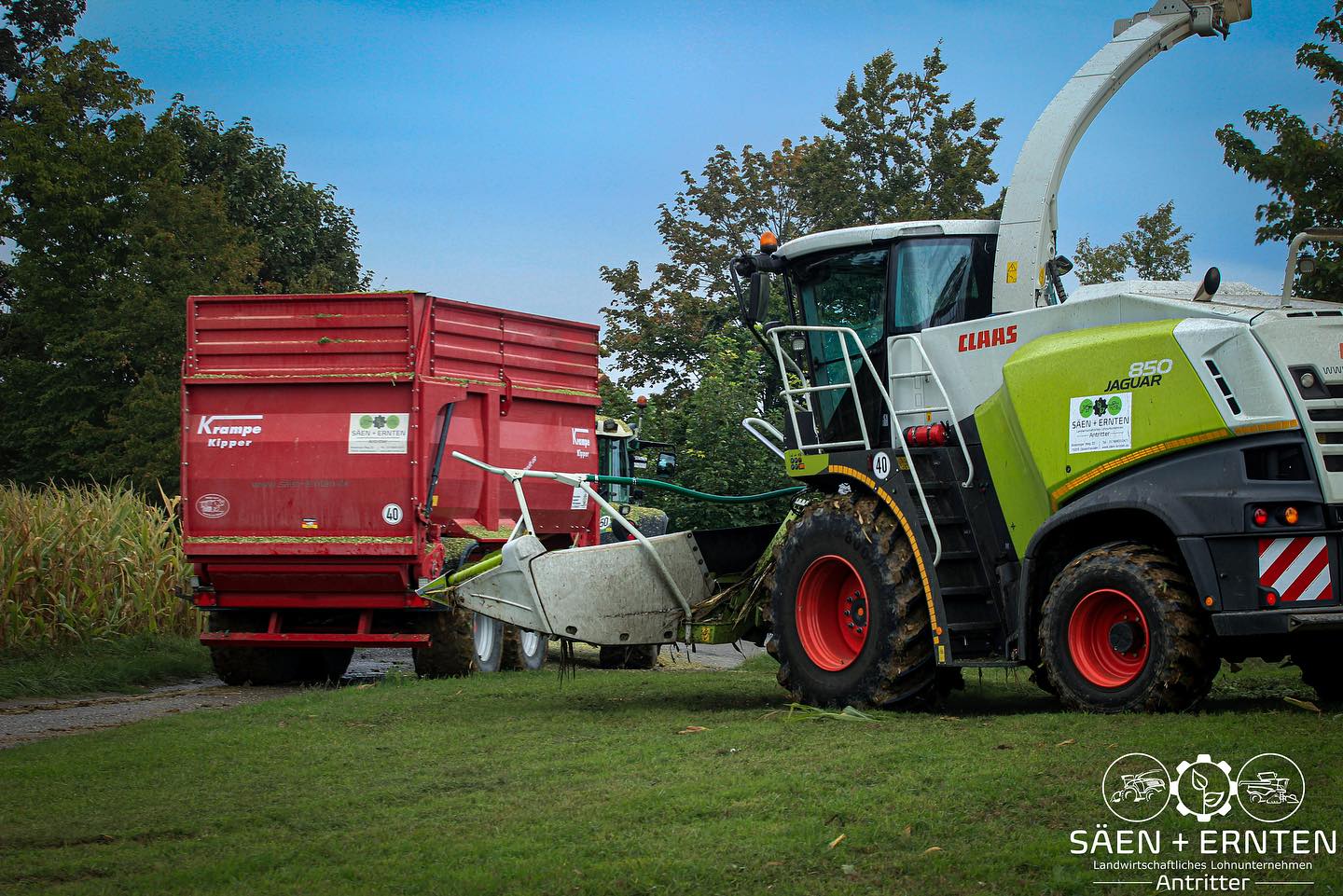 Bald gehts wieder los 🌽🤩
.
.
.
.
.
.
.
.
.
.
.
#claas #claasdeutschland #claashäcksler #claasjaguar #claaspower #fendt #fendtastic #fendt716 #fendt716vario #fendt724 #mais #maisfieber #mais2023 #maisballern #heißaufmais #herbst #dickebude24 #krampde #krampe #krampebandit #krampebandit650