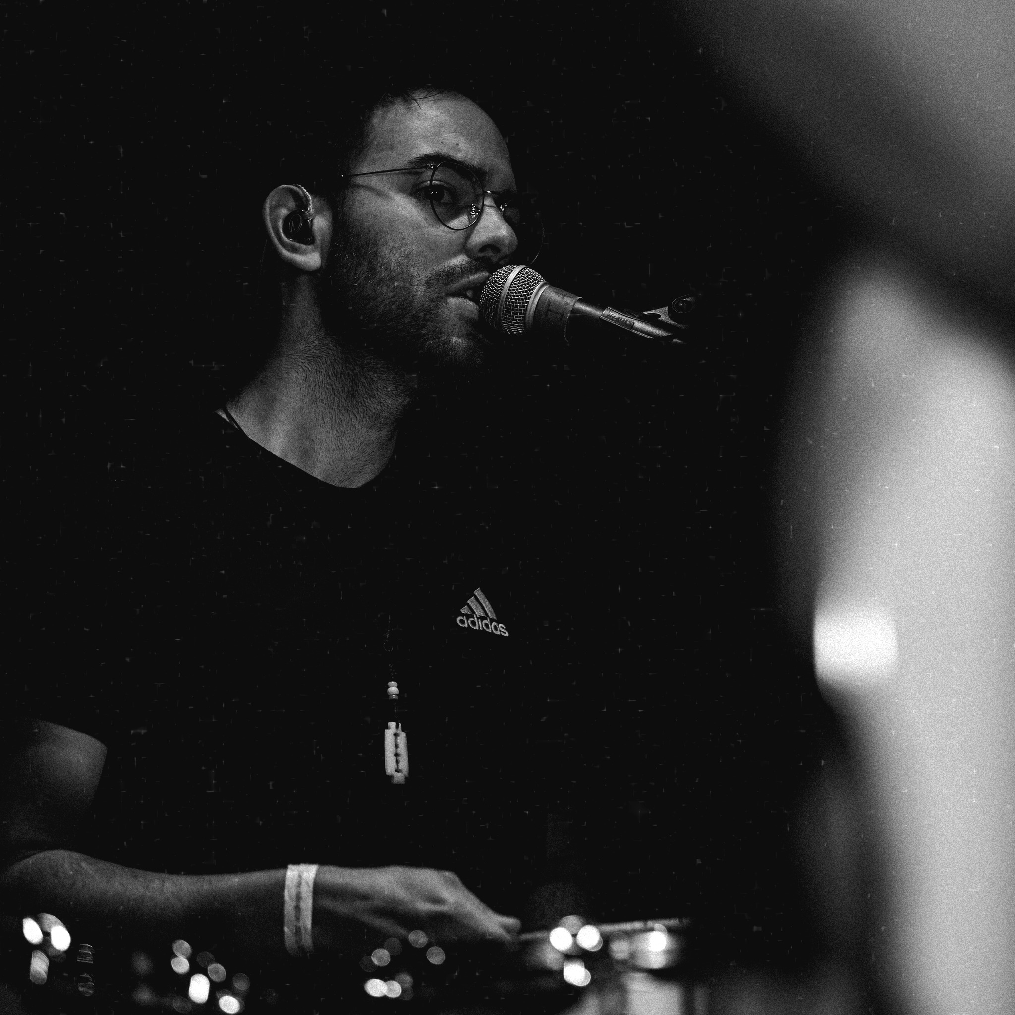 @georgemariosofficial gig a while back 💃🏻
@leon_barkerphotography 📸
#drumsdrumsdrums #vf15 #drummer #drummergram #remodrumheads #sessiondrummer #londonmusician #londonmusic #drummerinlondon #drum #drums #drumkit #drumset #instadrums #soundsfrommyattic #drumminglife #remoterecording #remotedrumtracks #remotedrumrecording #livedrummer