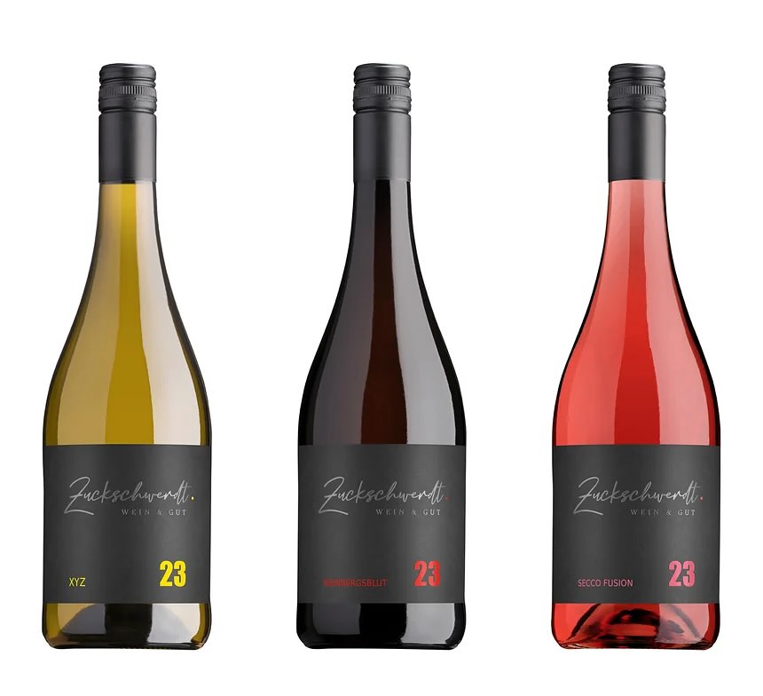 Entdecke meine drei exklusiven Cuvée-Weine! 23 🍇✨
XYZ – eine einzigartige Cuvée aus Scheurebe und Silvaner, gewidmet meinem Neffen Xaver York Zuckschwerdt 🎨
WEINBERGSBLUT – intensiv und kraftvoll, ein Rotwein voller Charakter 🍷
SECCO FUSION – ein erfrischender Rotling für besondere Momente 🍷
Mehr dazu auf www.drei-lagen-wein.de
#Weinkauf #CuvéeWein #WeinOnline #ExklusiveWeine #RotweinLiebhaber #WeinShop #WeinEmpfehlung #Weinliebhaber