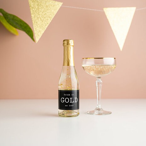 Cool zijn ze hé! Gold as Ice 🤩✨🍾
Los verkrijgbaar in onze webshop en natuurlijk in onze #kerstpakketten!
Een product van @gevenisleuker 🎁
