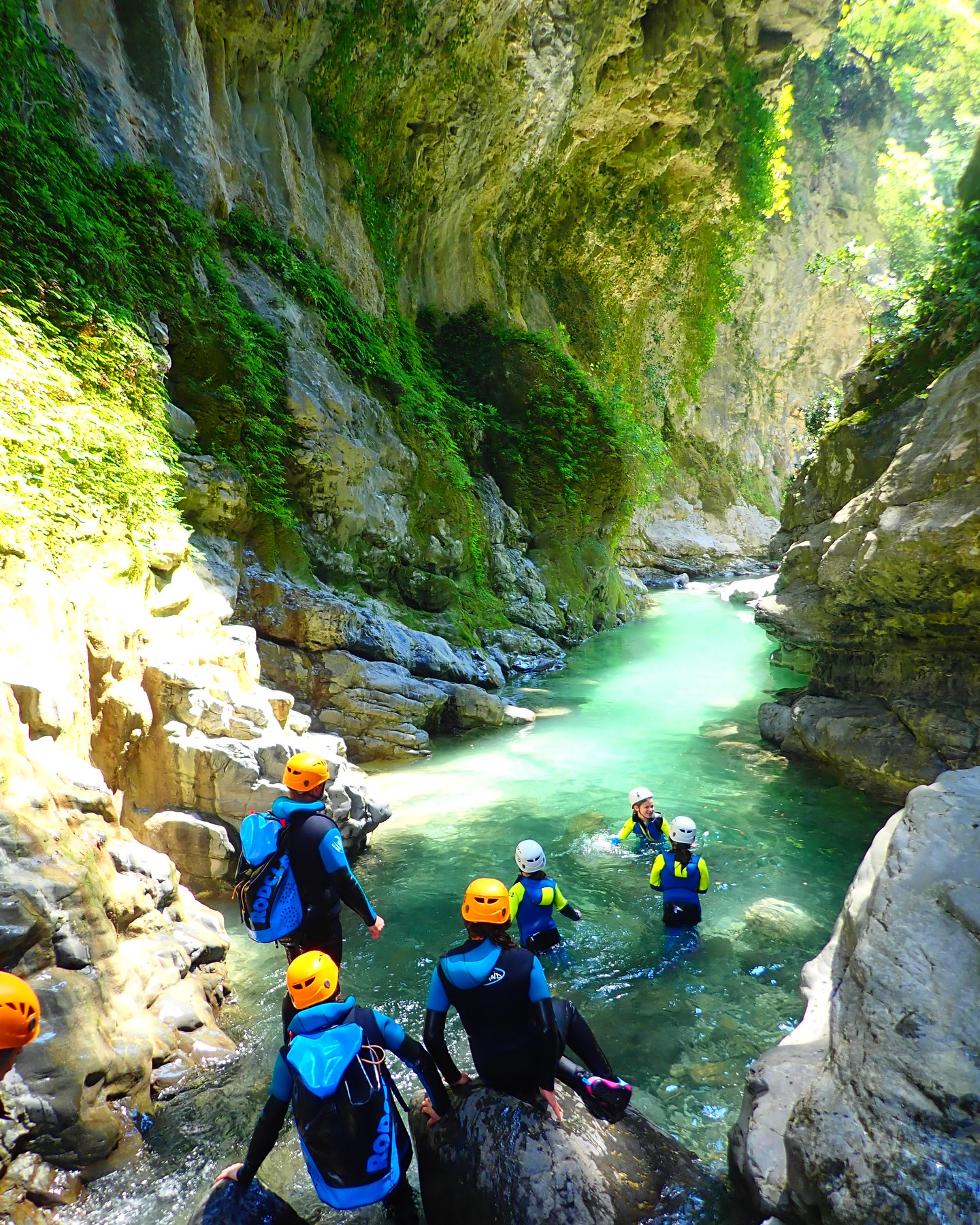 Barranquismo y actividades con niños en Ordesa, Ainsa. ¡OFERTAS packs Multiaventura!
Barranquismo, rafting, kayak, vías ferratas, excursiones a los miradores de Ordesa… Experiencias diseñadas para niños y familias. ¡Salidas todos los días, reservas online!
www.wearecanyoneers.com
.
.
.
.
#barranquismo #ordesa #ainsa #canyoning #boltaña #anisclo #pyreneeën #huescalamagia #pyrénées #torla