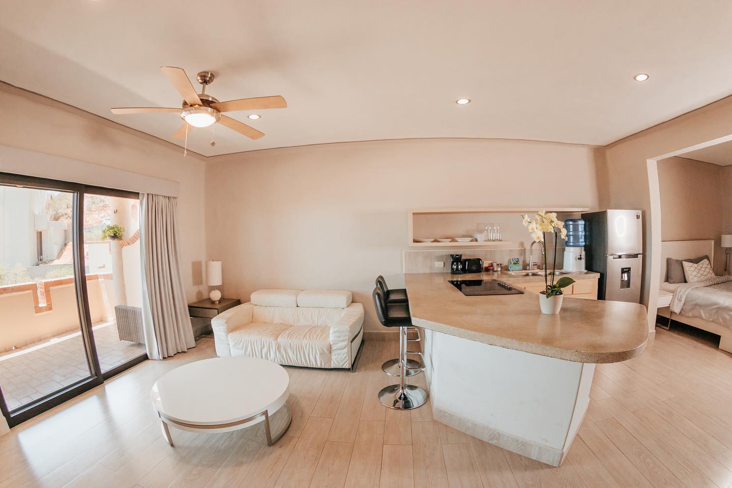 Our deluxe suites ! Book directly with us for the best rates 🍀
.
.
.
.
.
#cabo #cabolife #cabosanlucas #loscabos #boutiquehotel