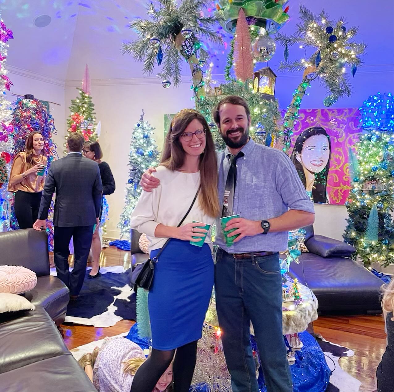 Merry merry Christmas and happy holidays to all my wonderful family, friends, and amazing clients!! Iโm so grateful for such an amazing year and canโt wait to see what next year brings! Xo Cheers yโall!! ๐๐๐ฅ๐ฅ